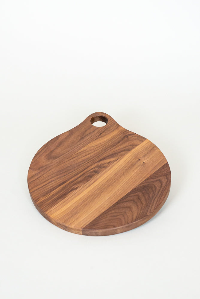 The Handcrafted Round Cutting Board