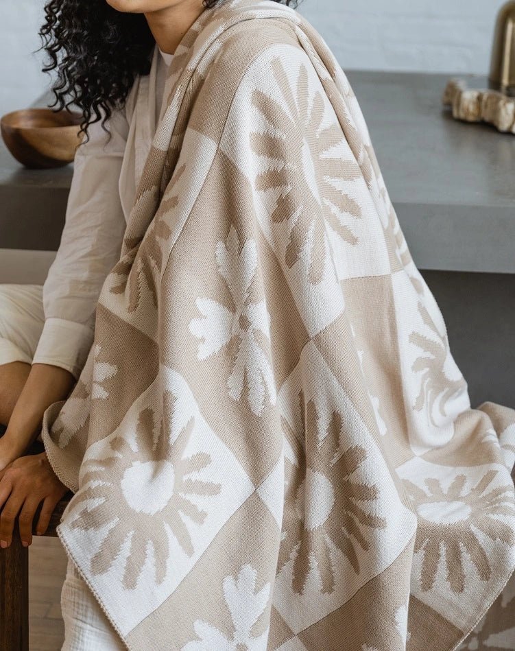 Daisy Block Throw Blanket
