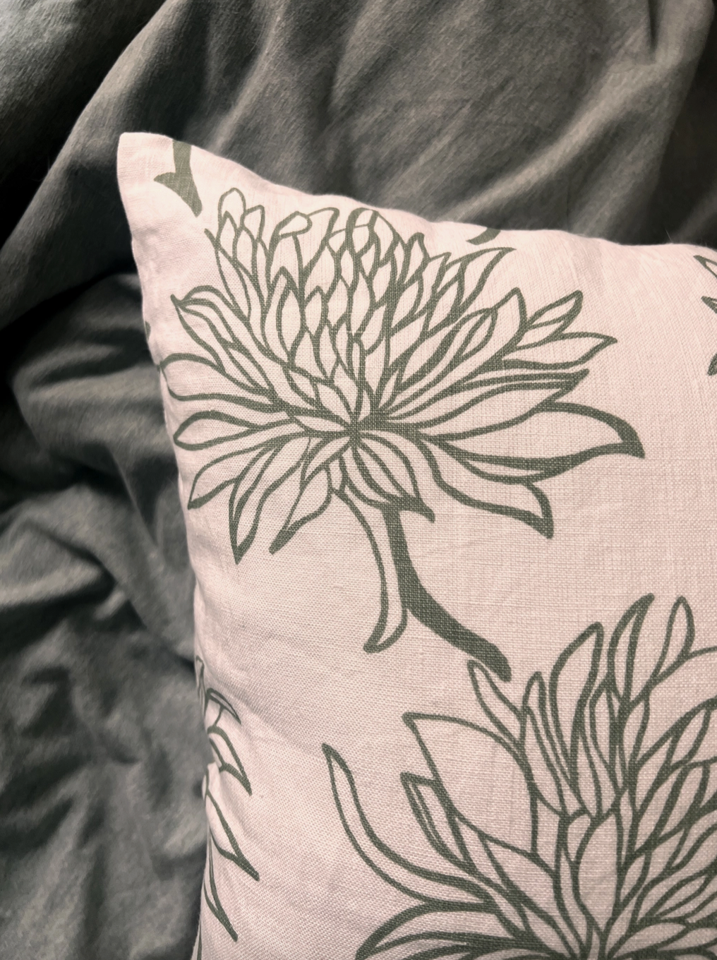 Dahlia Bloom Linen Pillow Cover