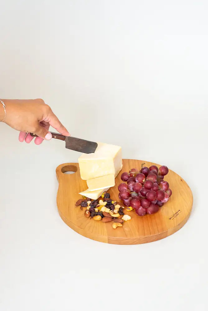 The Handcrafted Round Cutting Board