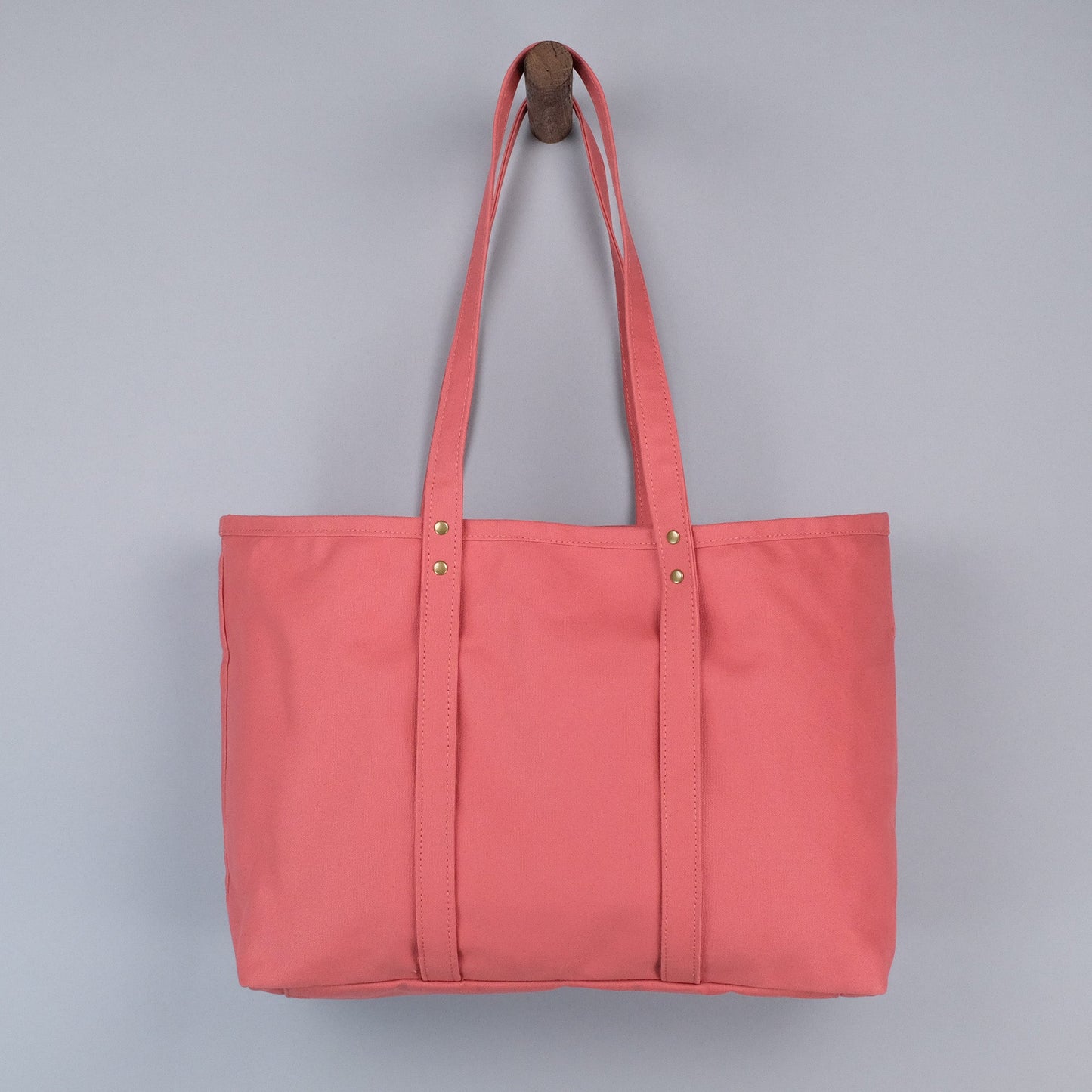 Beachwood Yoga Tote Bag in Nantucket Red