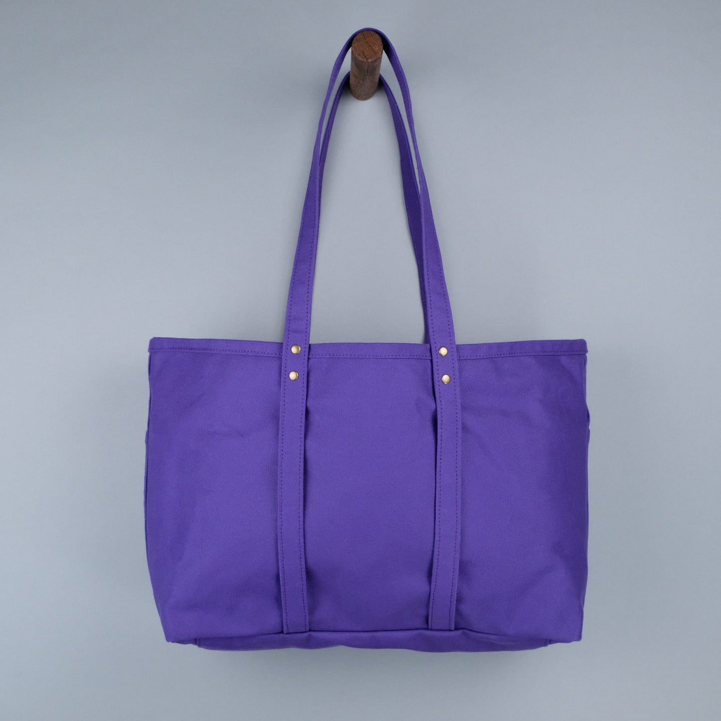 Beachwood Yoga Tote Bag in Purple