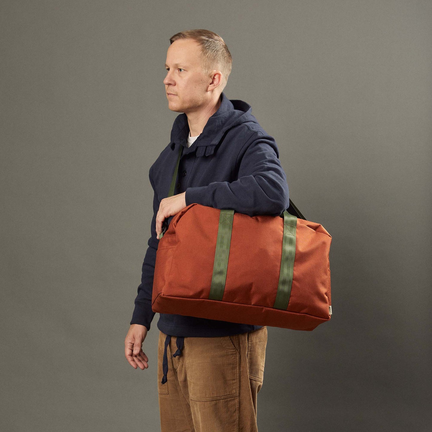 Bryant Medium Duffle Bag in Forest