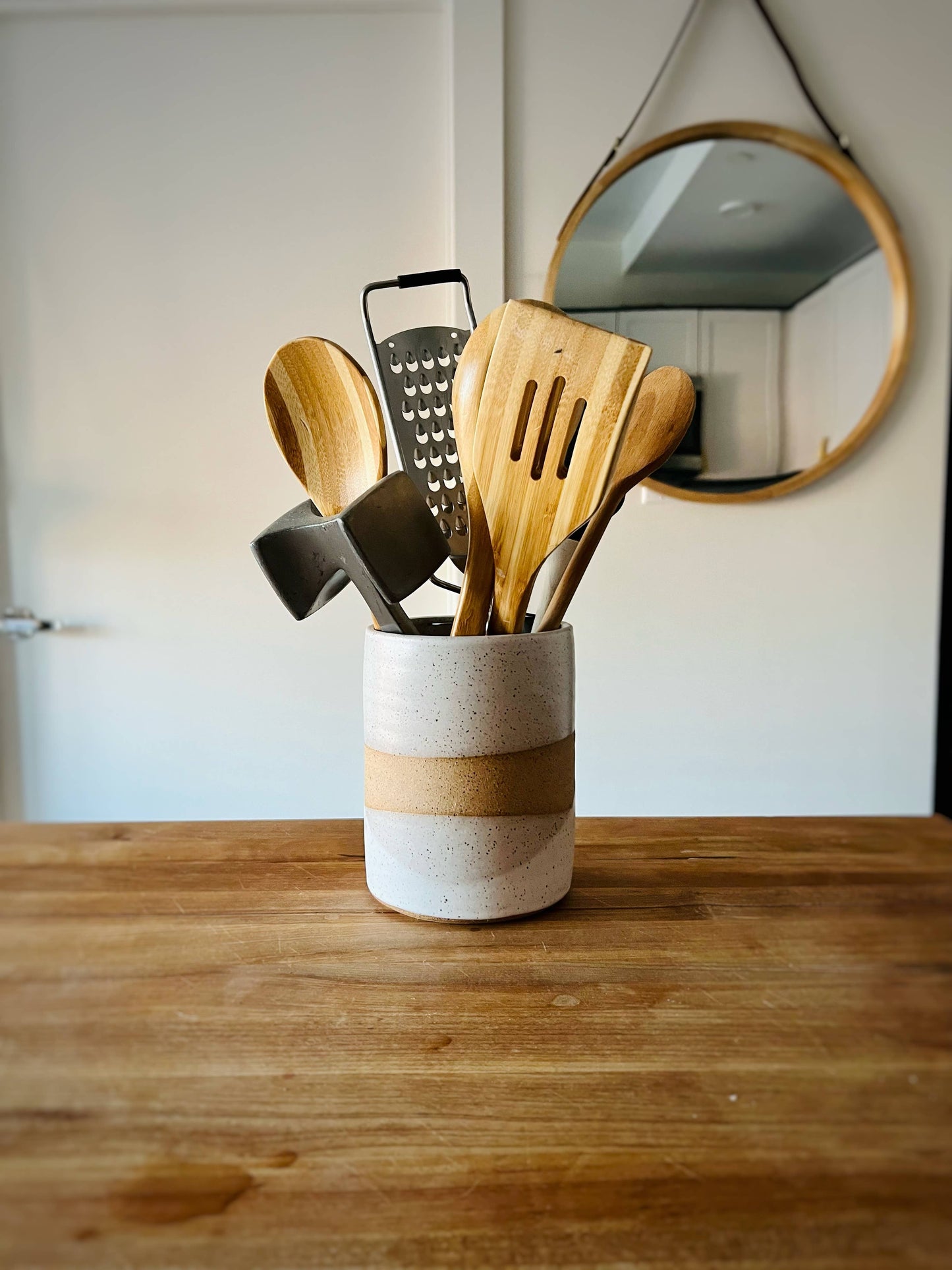 Criss-Cross Utensil Holder