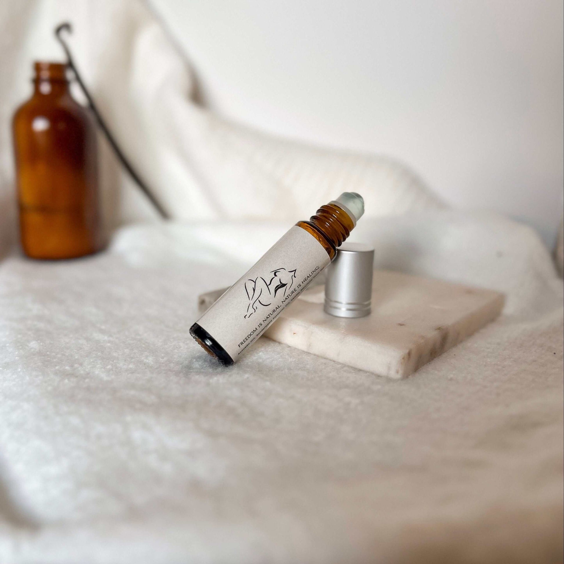 Bare Cashmere Essence Roll On Oil-2