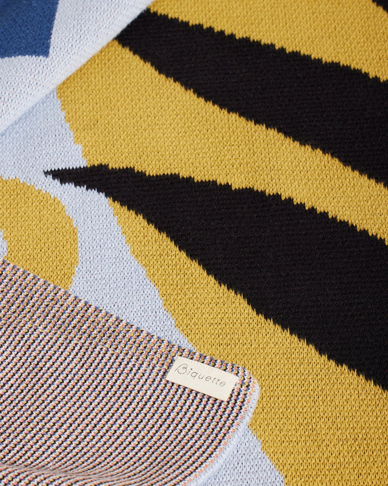 Zora Throw Blanket-zoom-