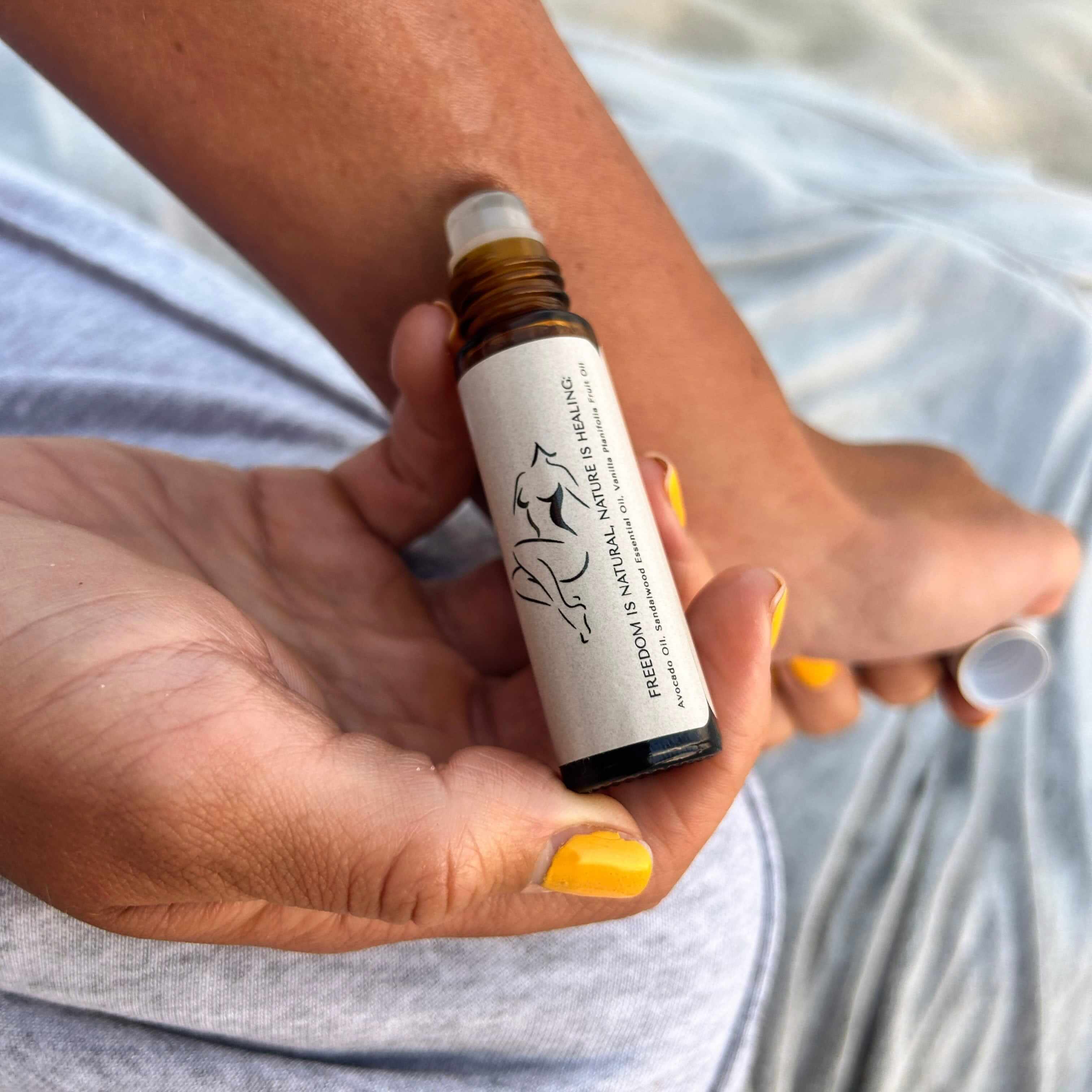 Bare Cashmere Essence Roll On Oil-zoom-6