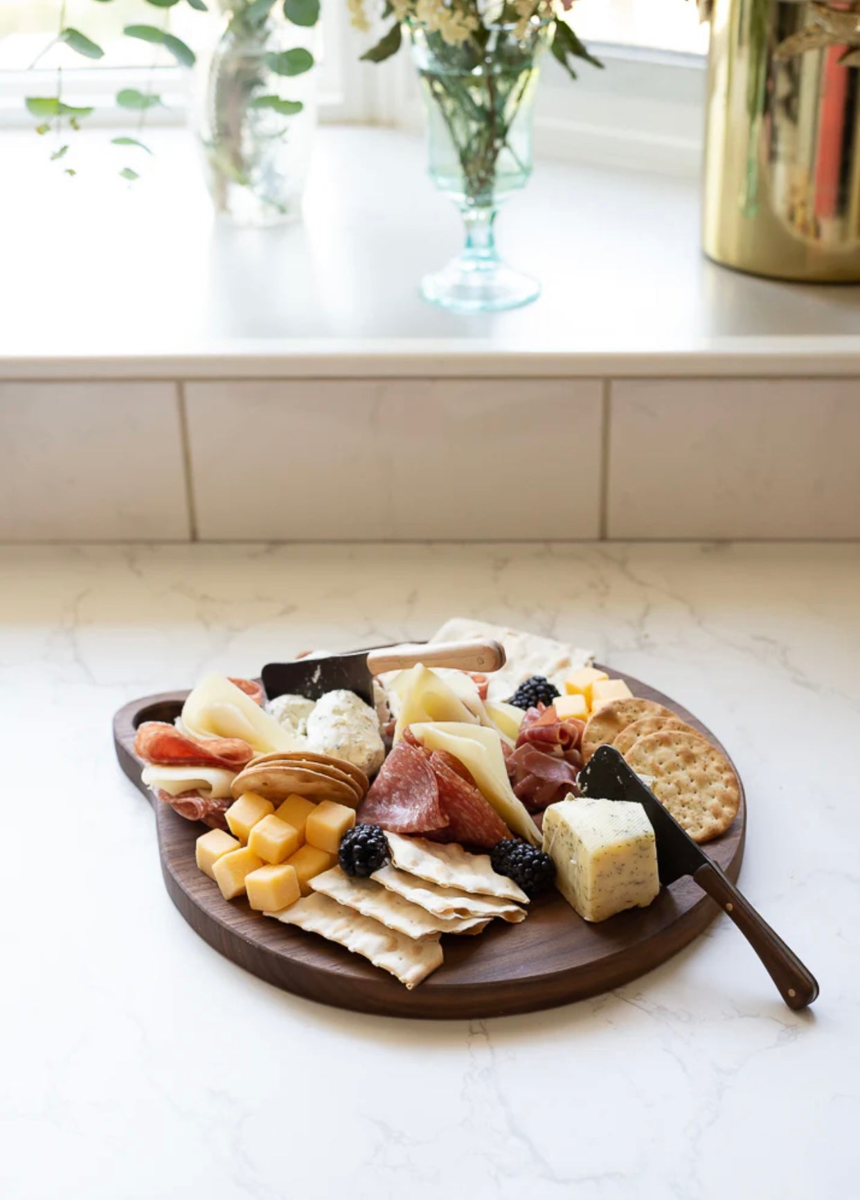 The Handcrafted Round Cutting Board