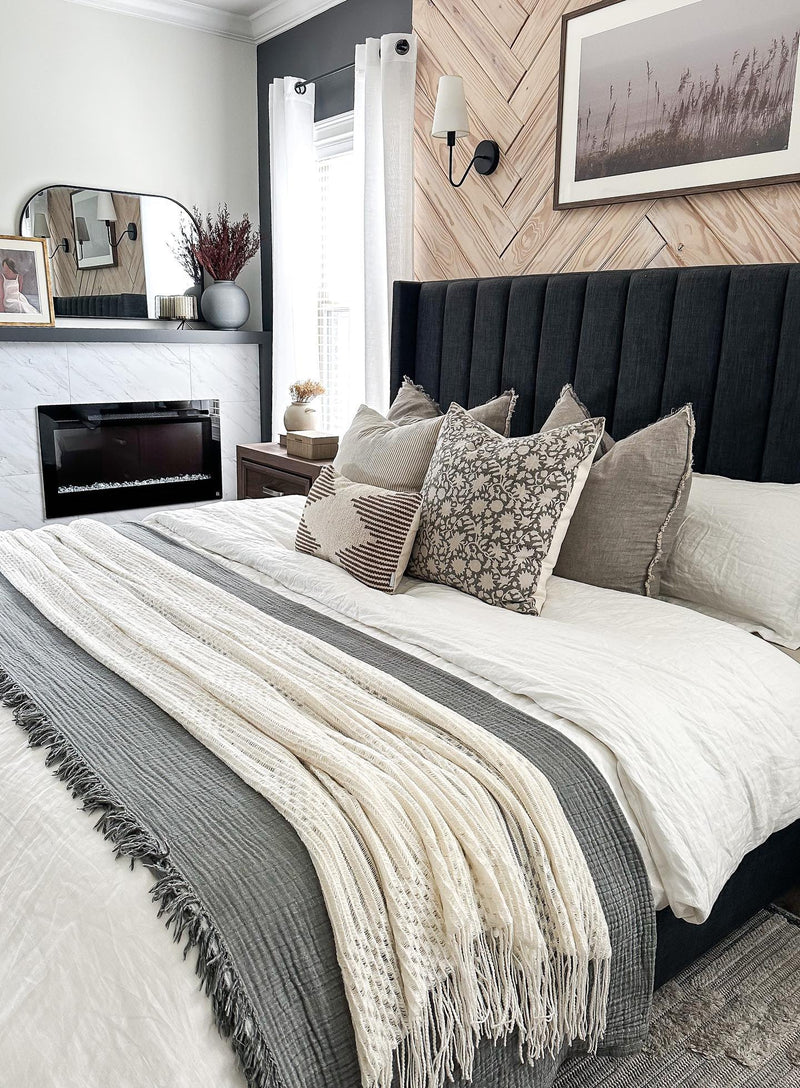 Tehran Lumbar Pillow Cover-zoom-