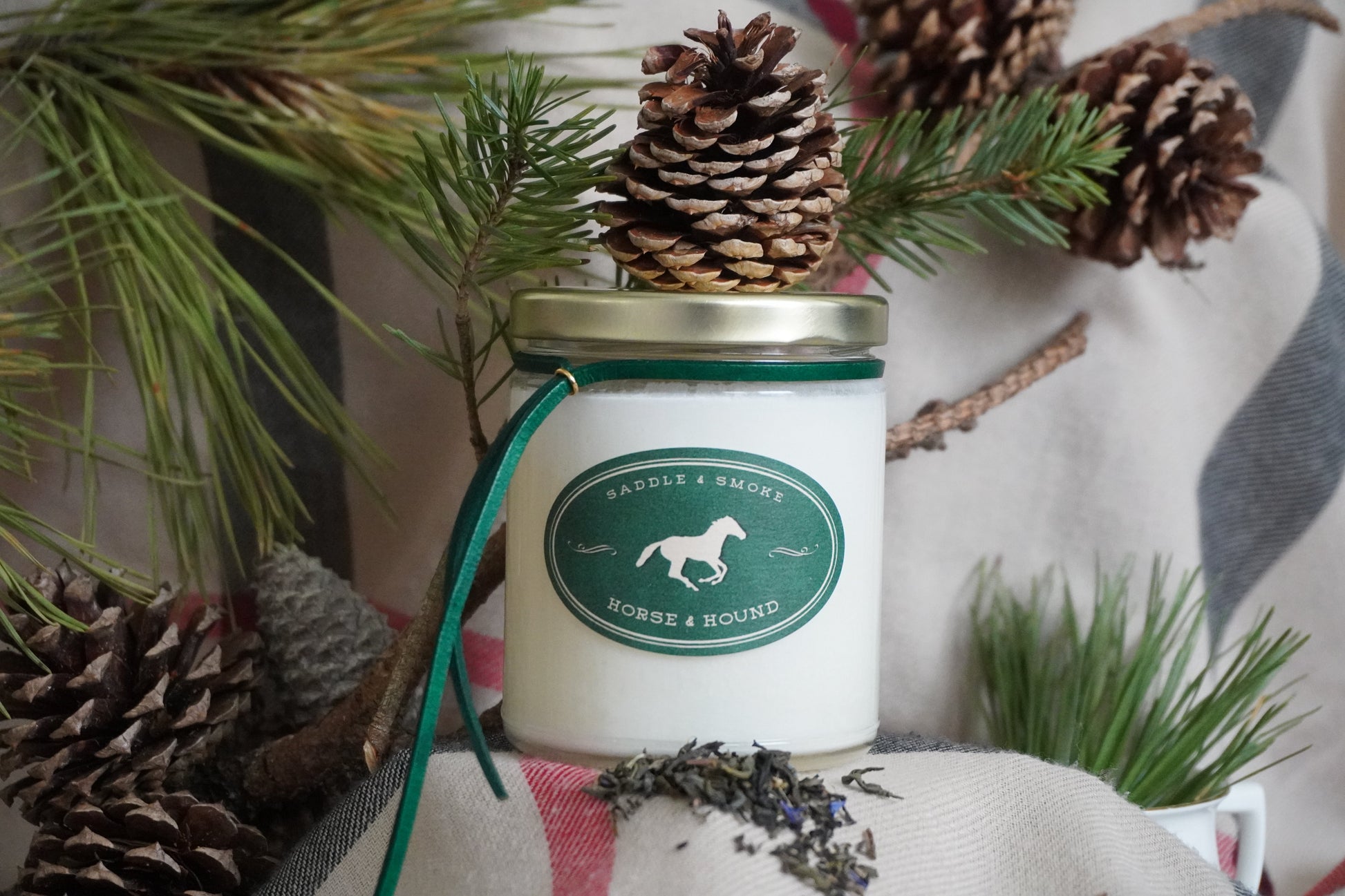 Horse & Hound Candle-1