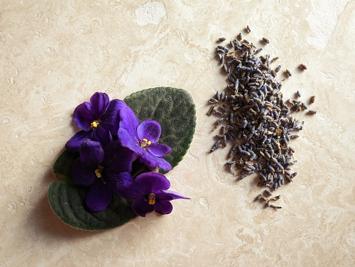 Black Violet & Lavender Candle