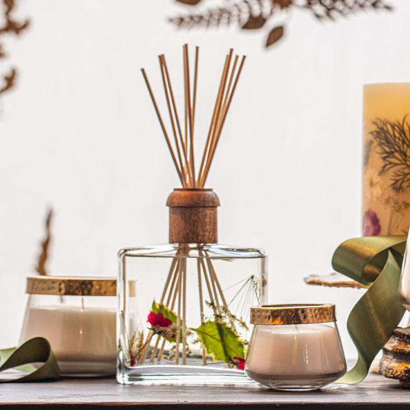 Signature Botanical Reed Diffuser | Winterberry Frost-zoom-