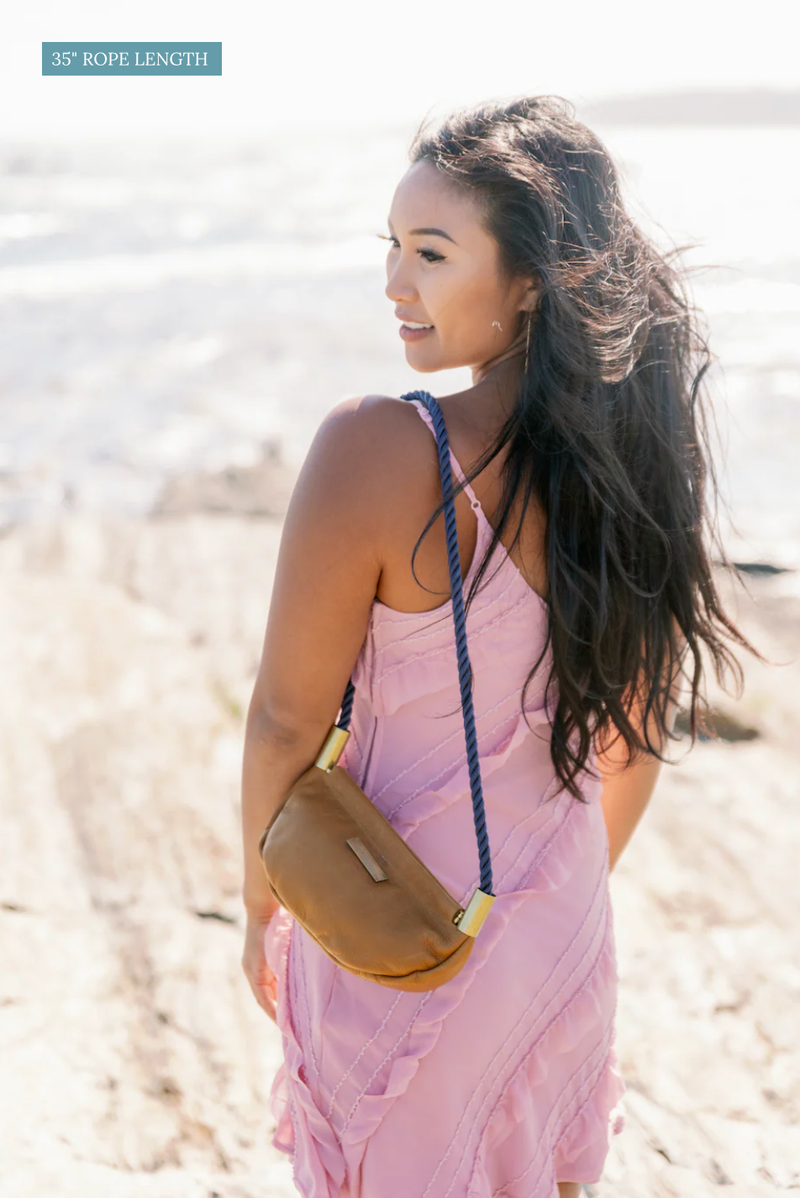 Clam Shell Bag in Brown Leather-zoom-