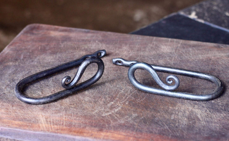 Curtain Tie Back - Reverse Scroll-zoom-