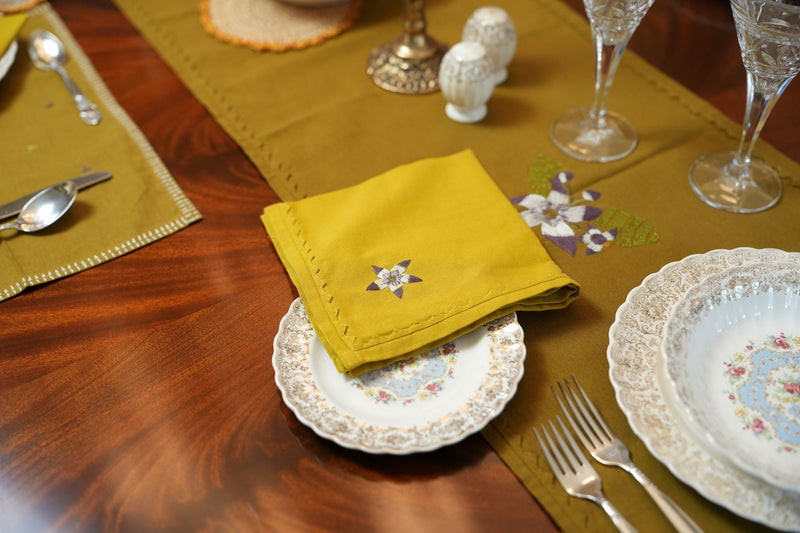 Floral Flutter Embroidered Table Linen Set-zoom-