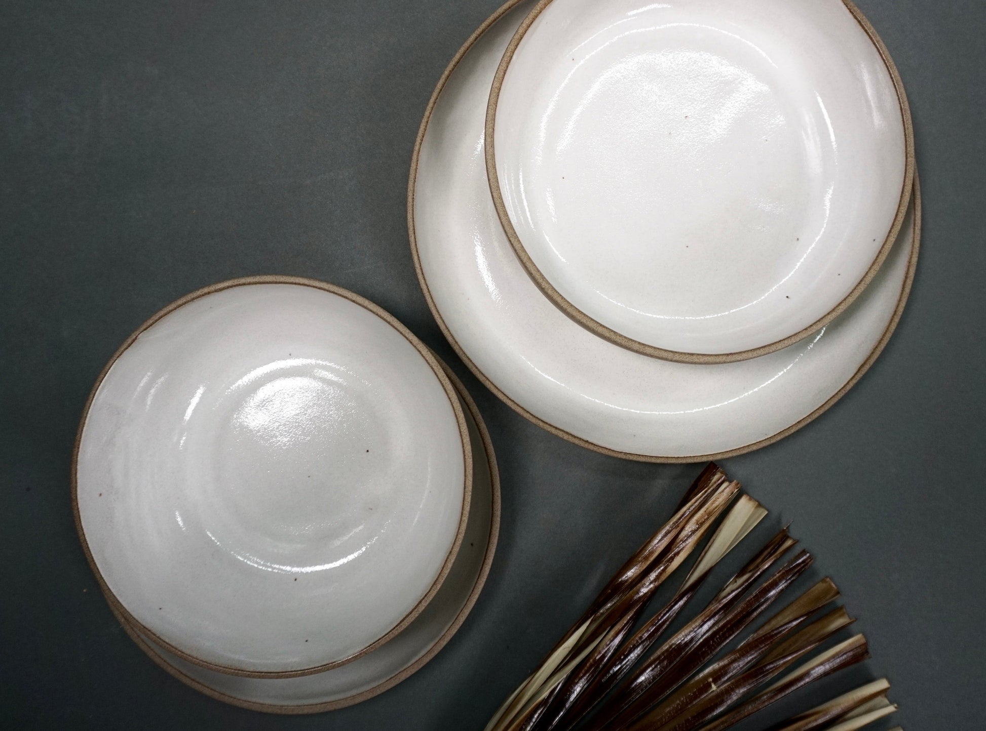 The Dinnerware Set – Gray/White-12