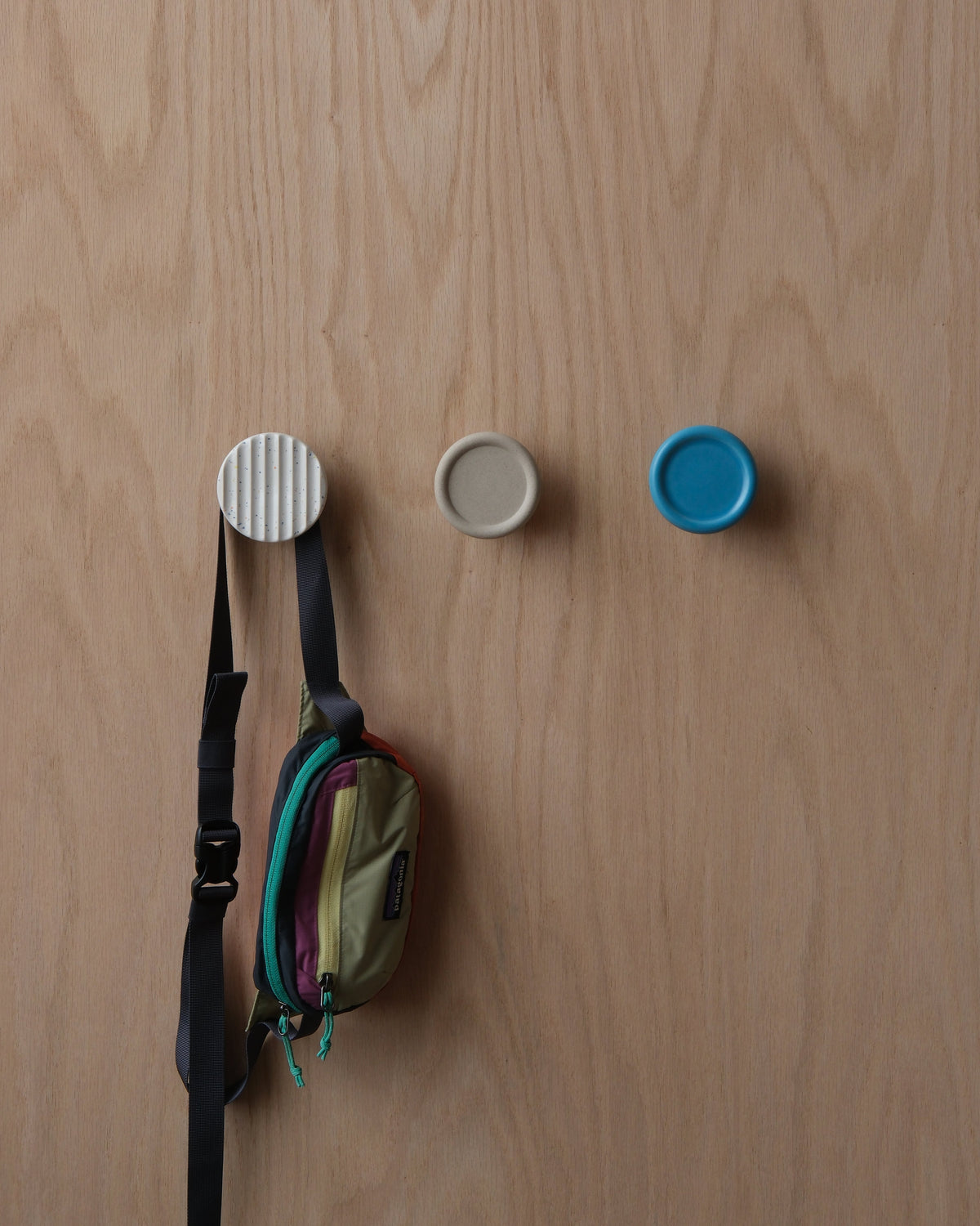 Sequence coat hook - Revolve-17