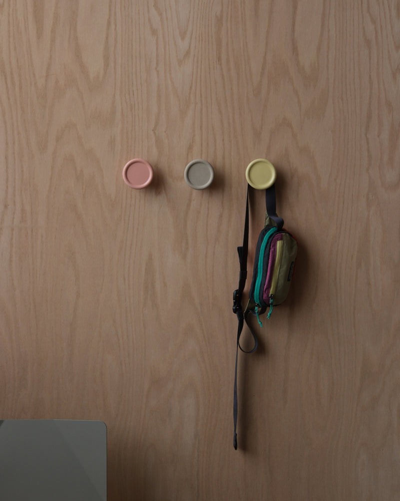 Sequence coat hook - Revolve-zoom-