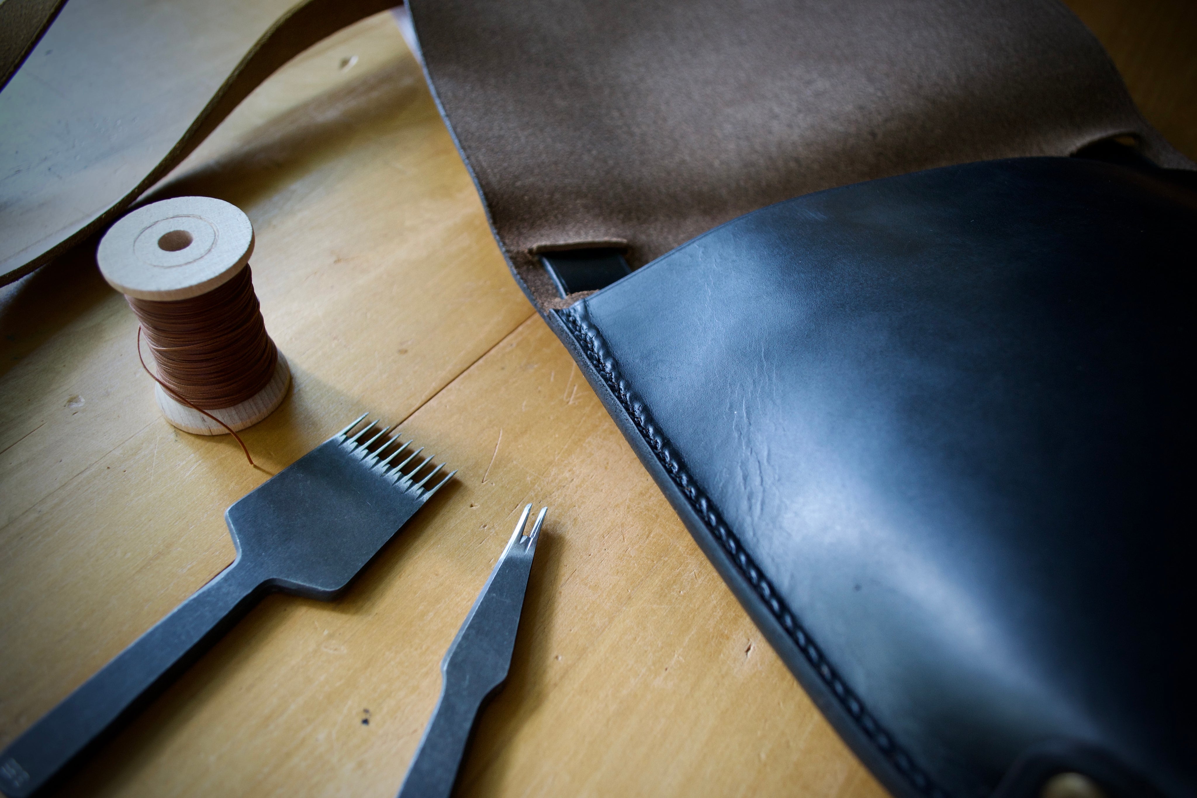 Classic Leather Crossbody Bag-zoom-8