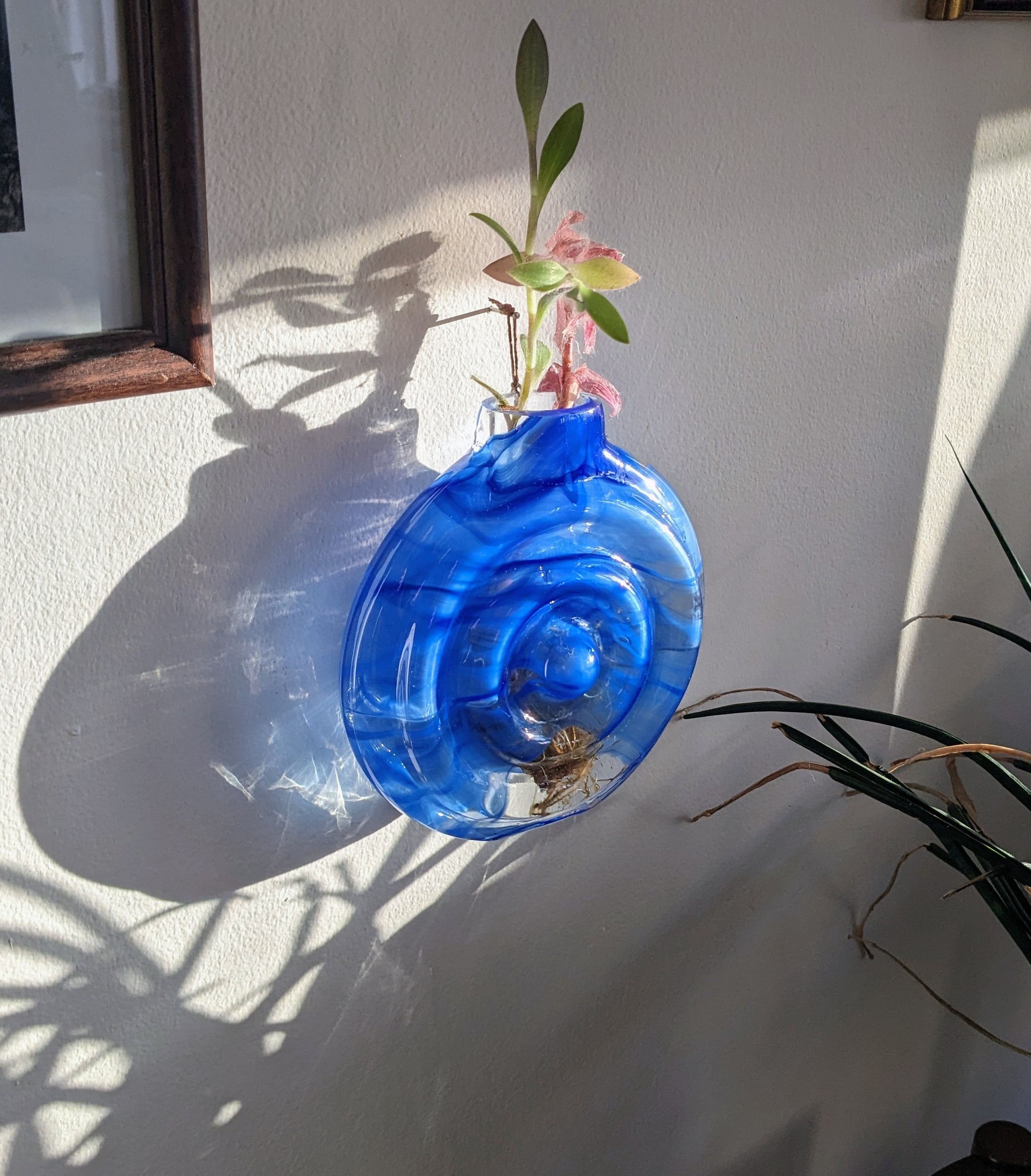 Deep Blue Hanging Ripple Vase-1