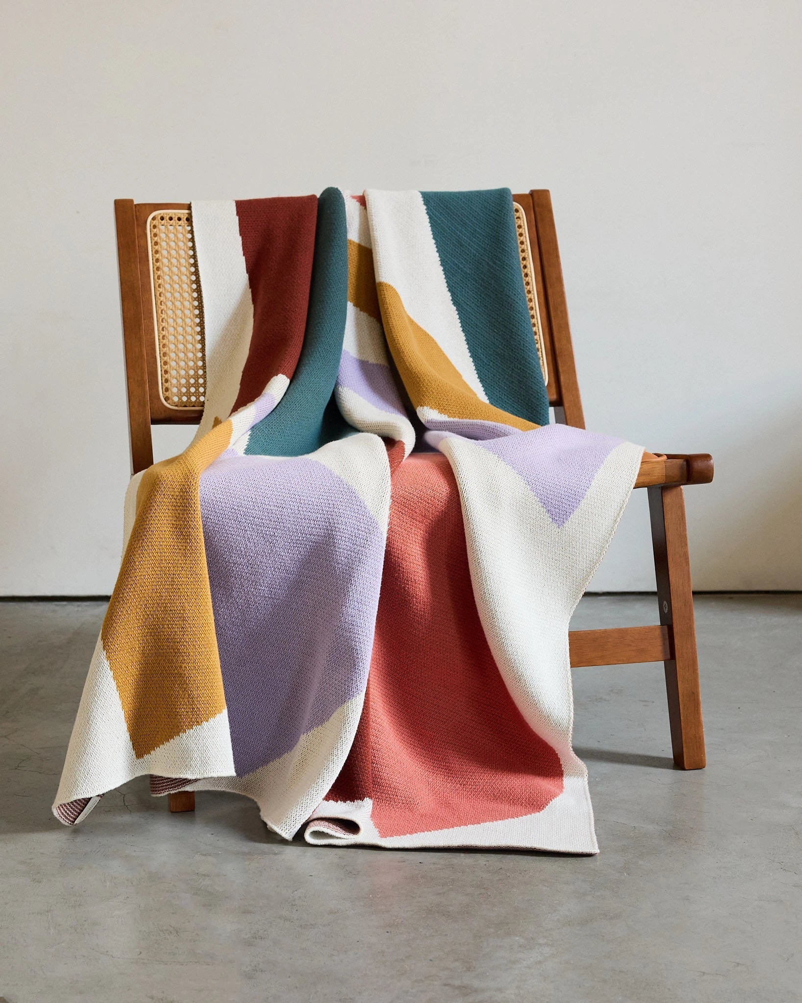 Easy Breezy Throw Blanket-zoom-8