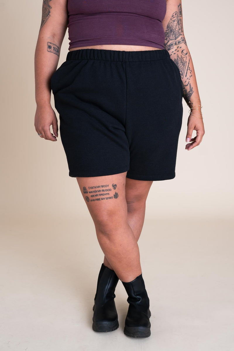 EveryBODY Shorts | Black-zoom-