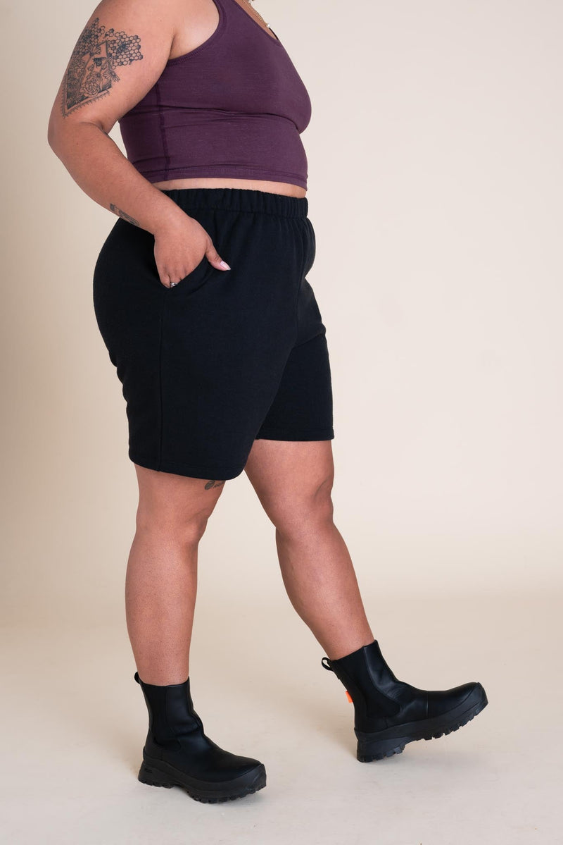 EveryBODY Shorts | Black-zoom-