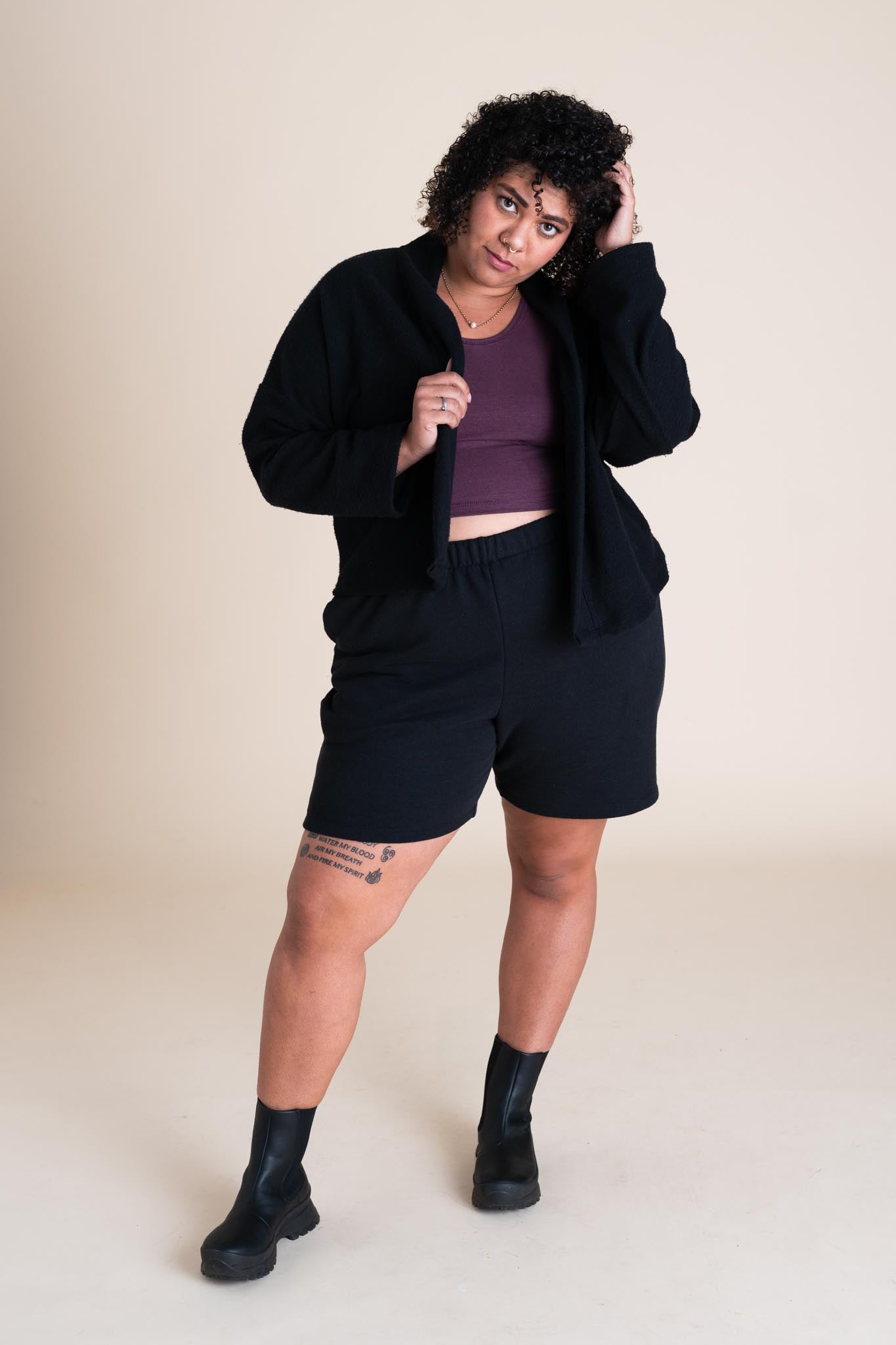 EveryBODY Shorts | Black-zoom-2