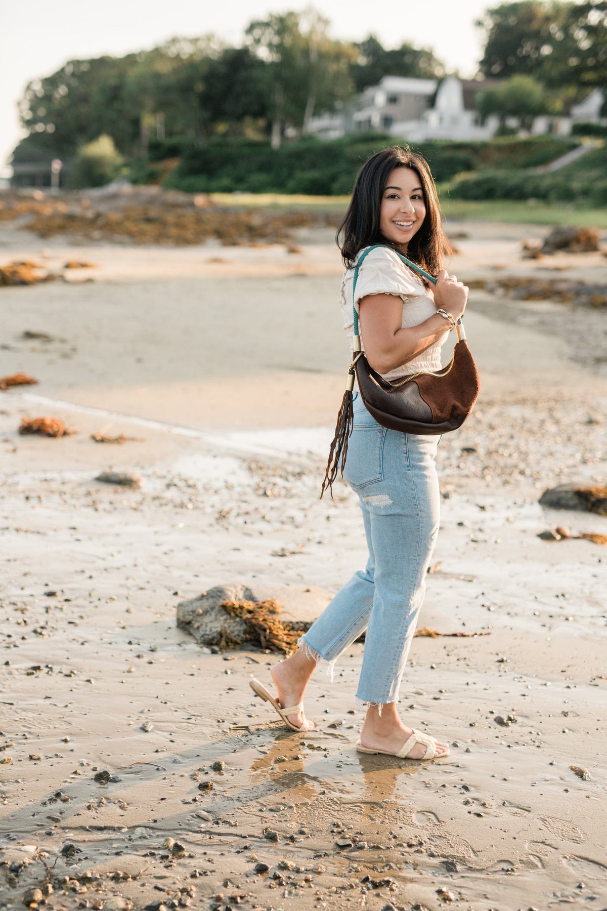 Sling Bag in Brown Leather-18