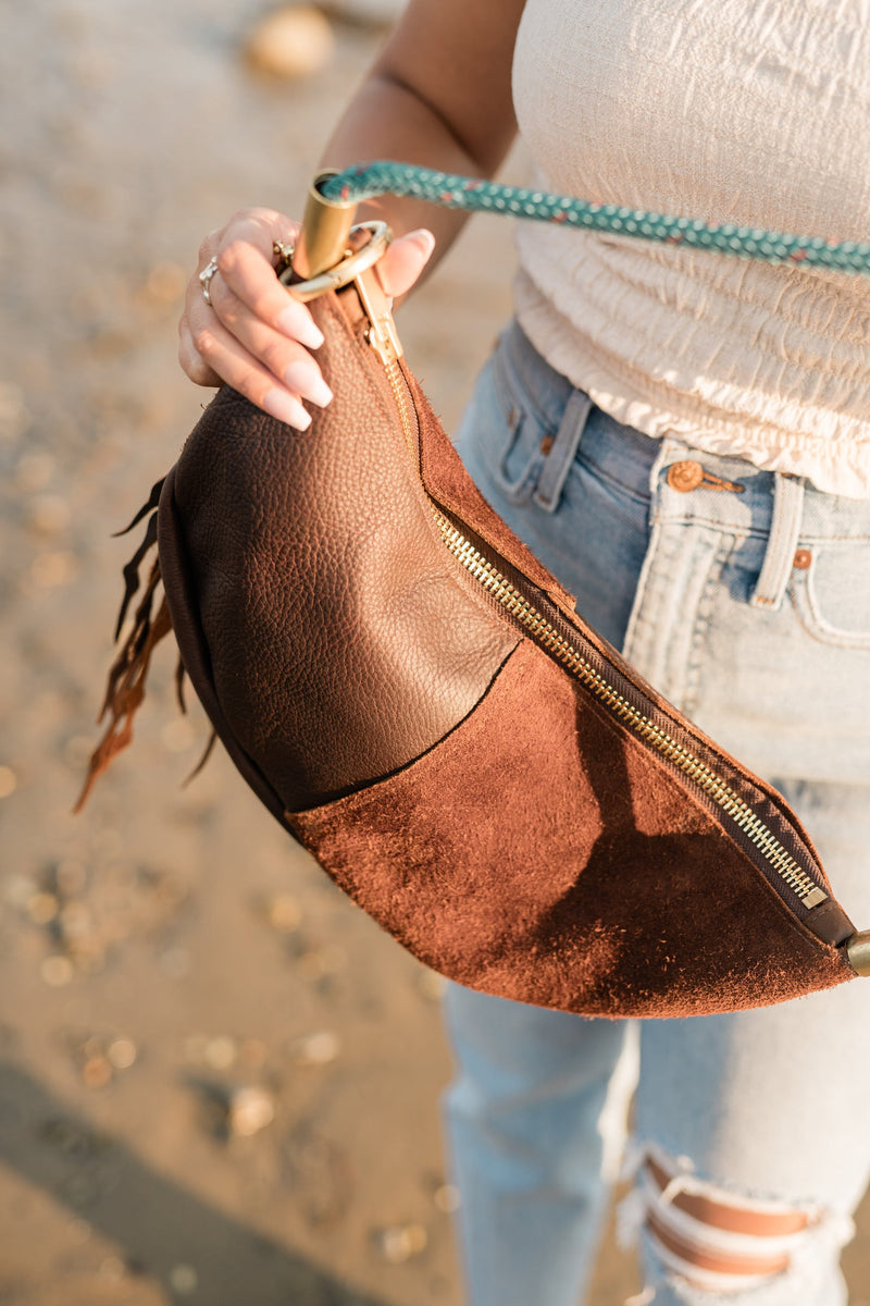 Sling Bag in Brown Leather-zoom-
