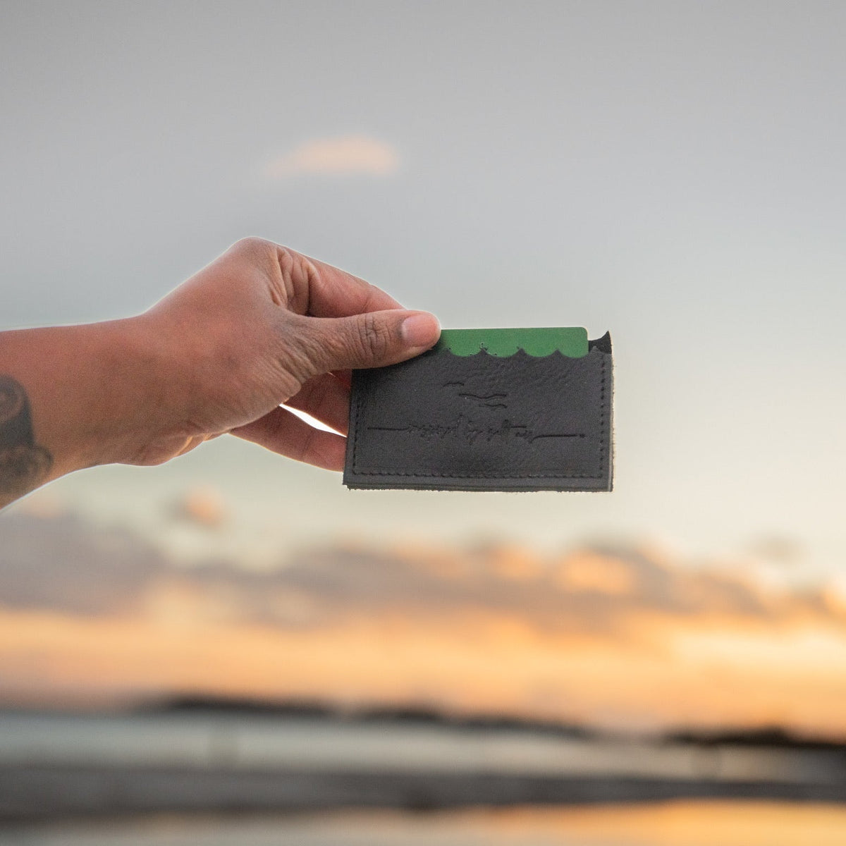 Mini Wallet with Oyster Shell in Black Leather-4
