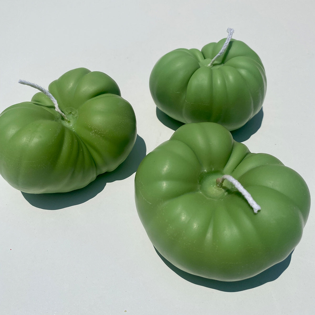 Heirloom Tomato Candle | Green-zoom-3