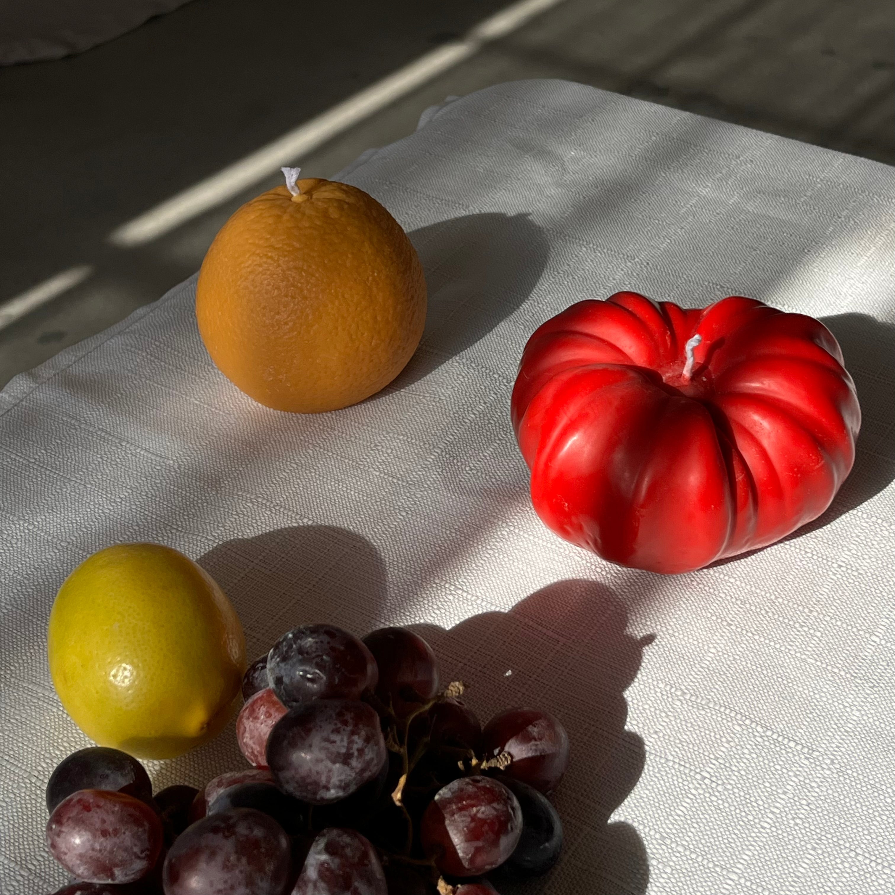 Jumbo Heirloom Tomato Candle | Red-zoom-3