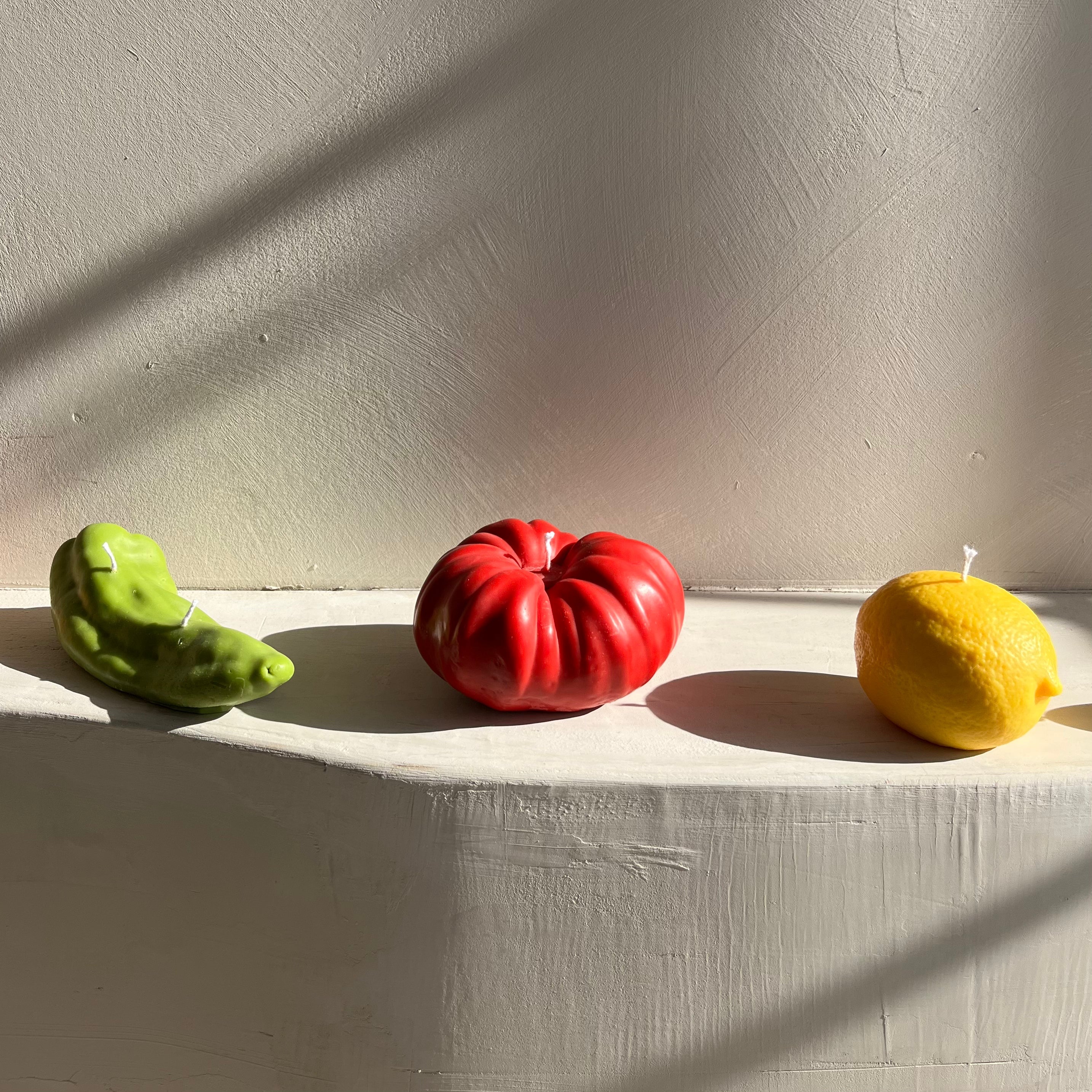 Jumbo Heirloom Tomato Candle | Red