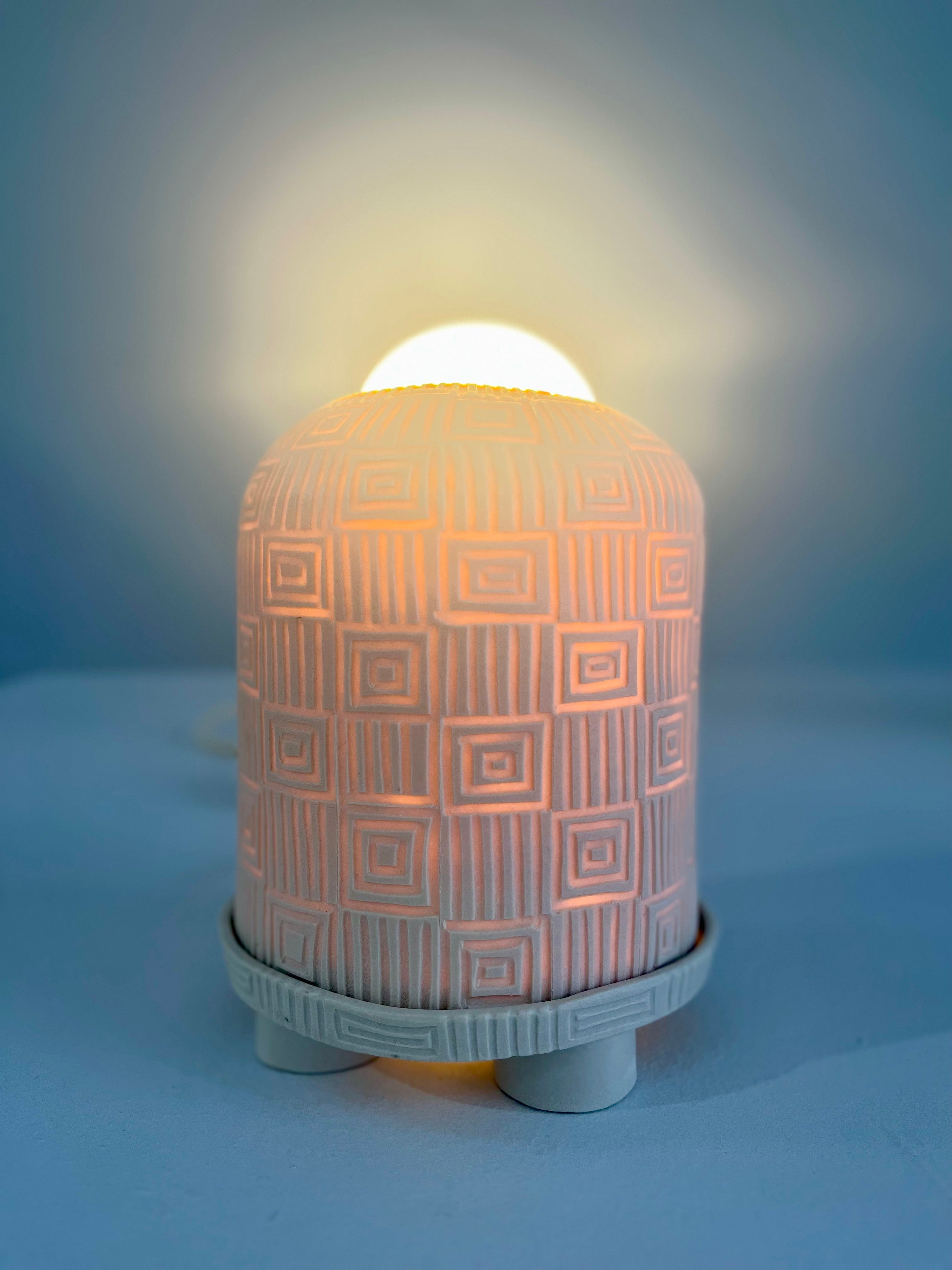 Cyclops Table Lamp-zoom-6