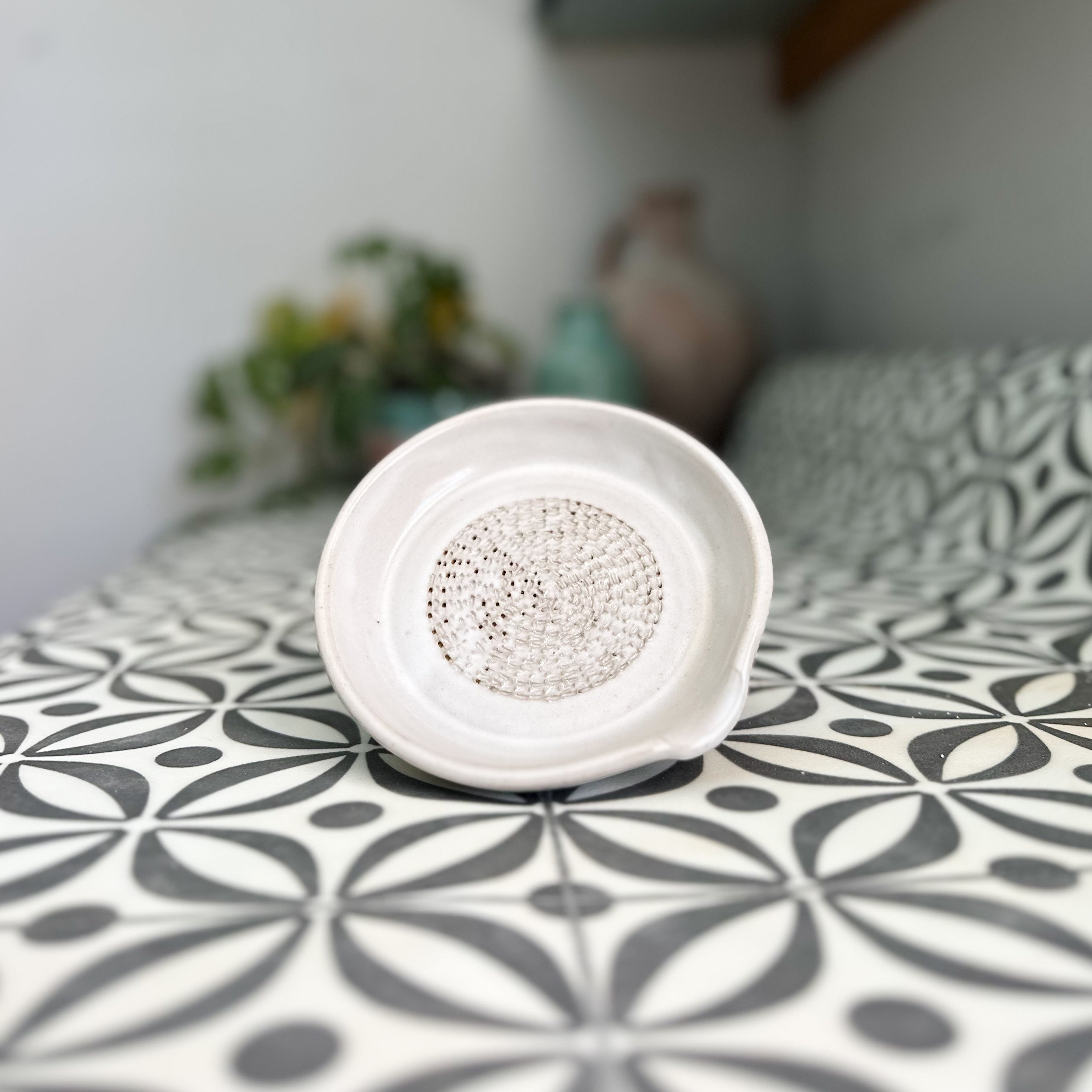 Ceramic Grater Plate-zoom-1