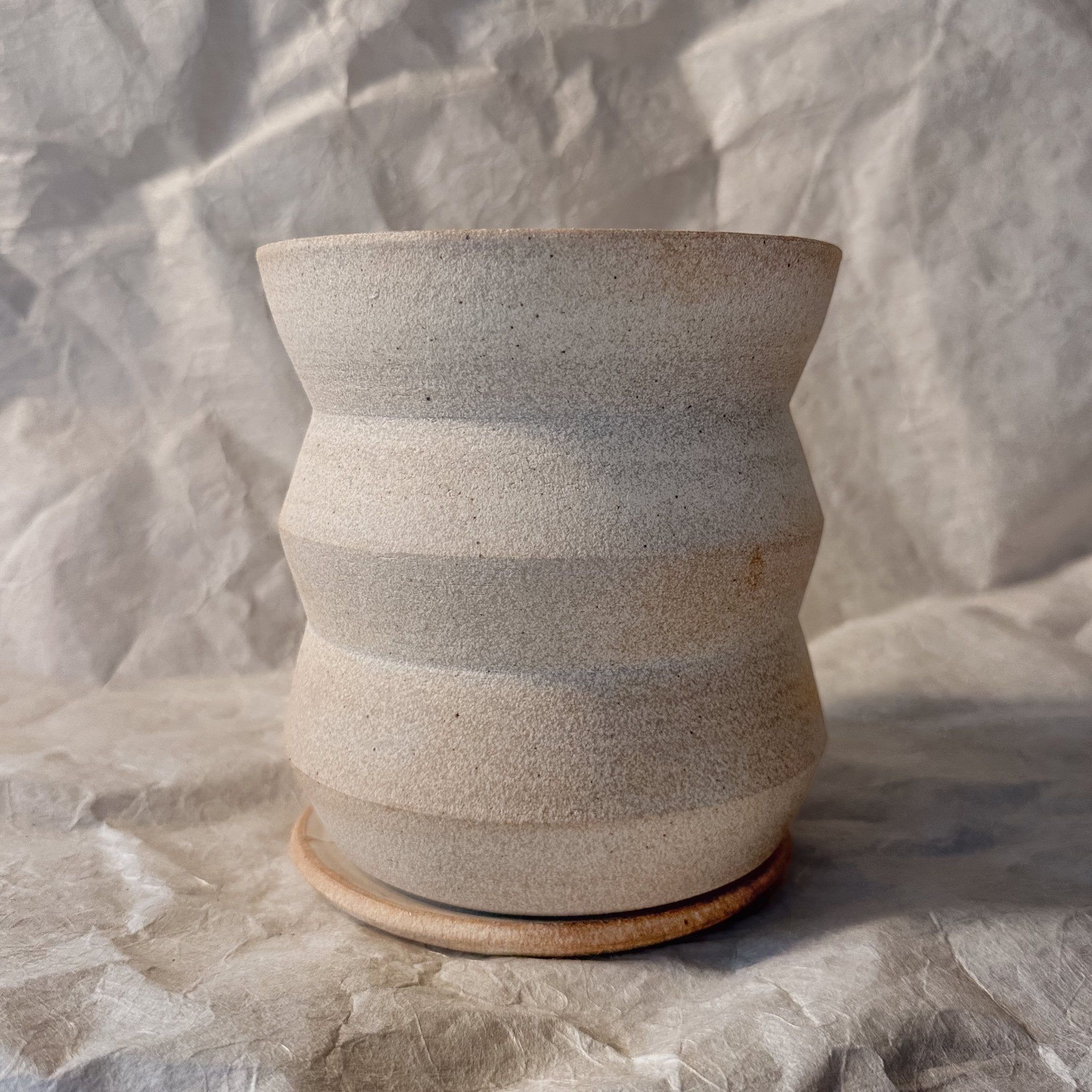 6" Angled Creme Planter with Saucer and Drainage - Aware House