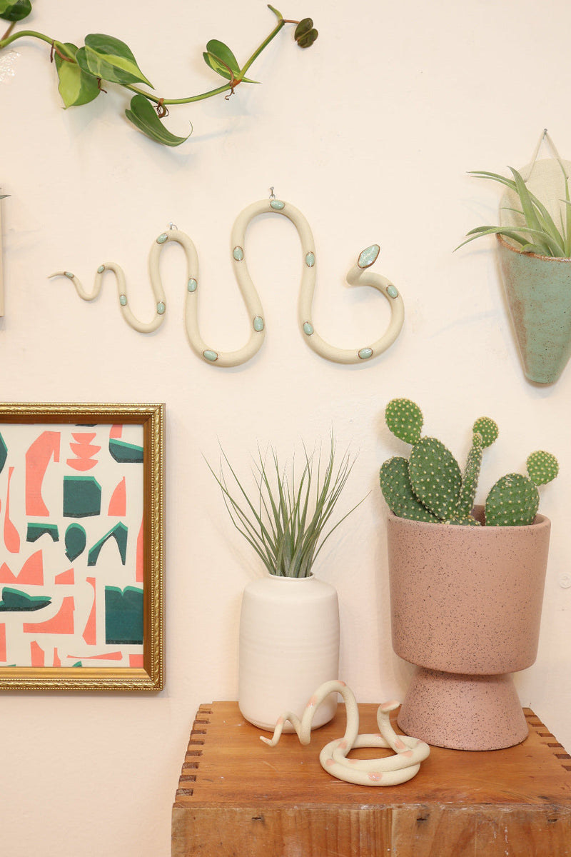 Horizontal Wall Snake-zoom-