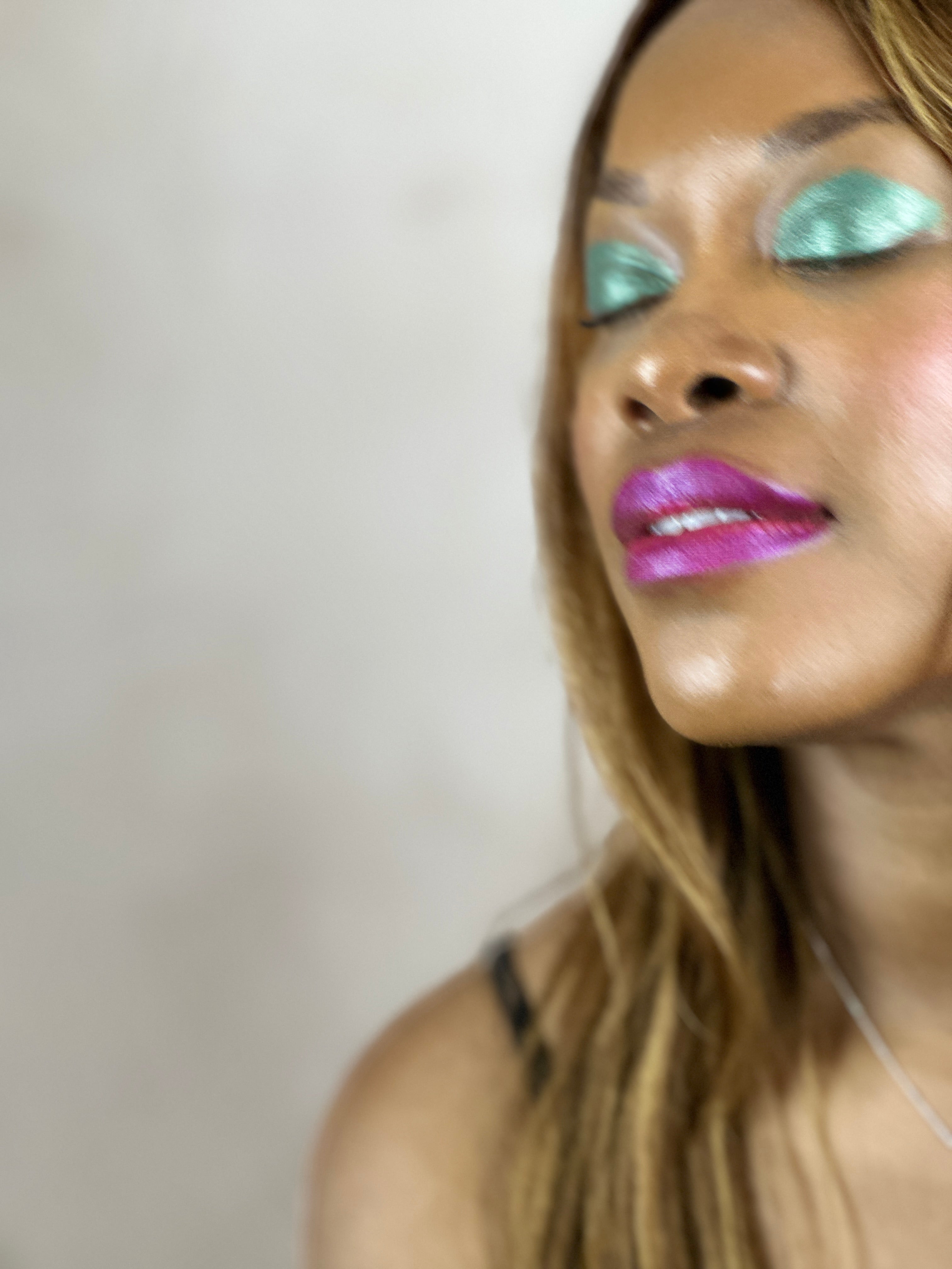 Lipstick | 8 Luxurious Shades-zoom-54
