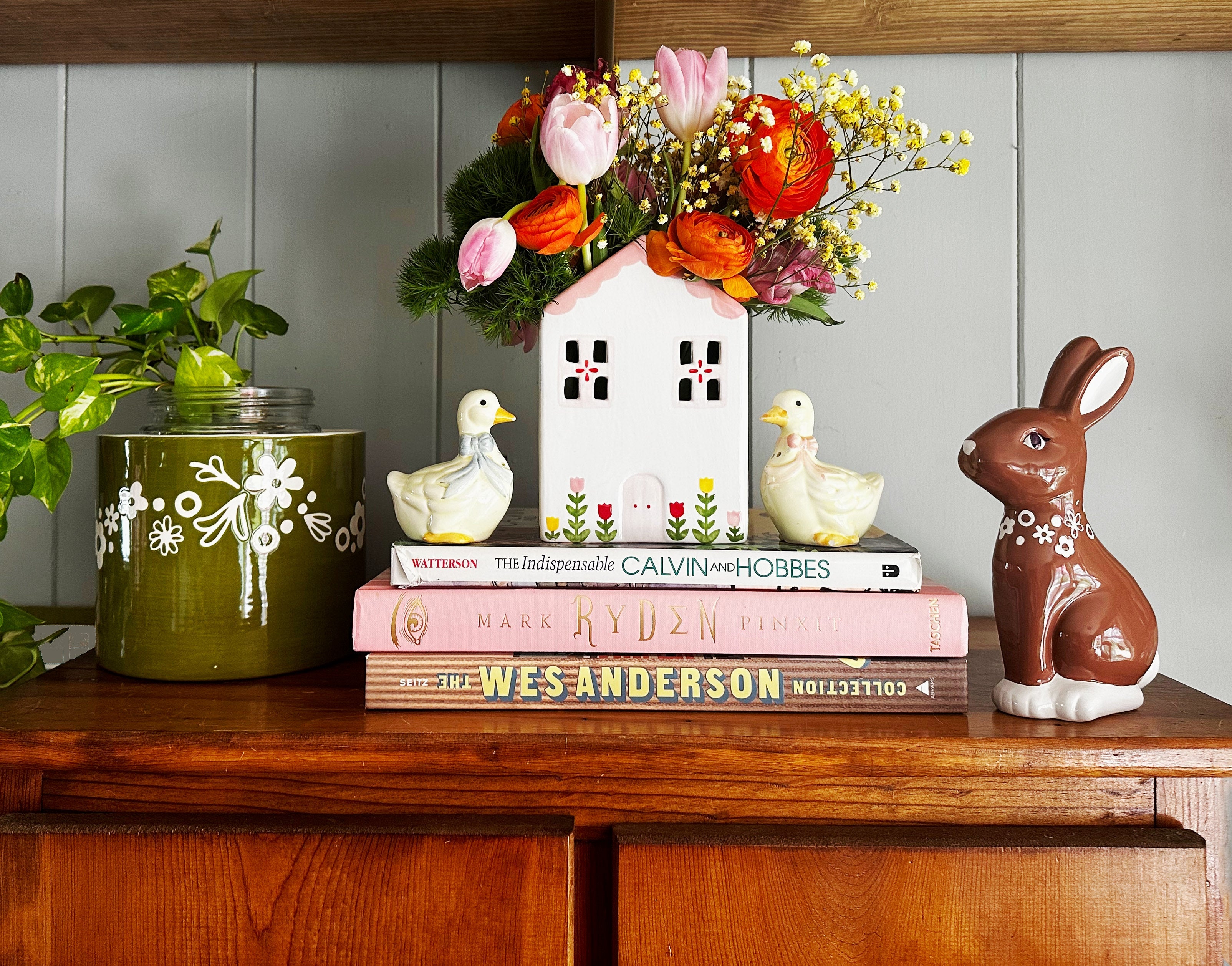 Tulip Fever Scalloped House Vase/Container