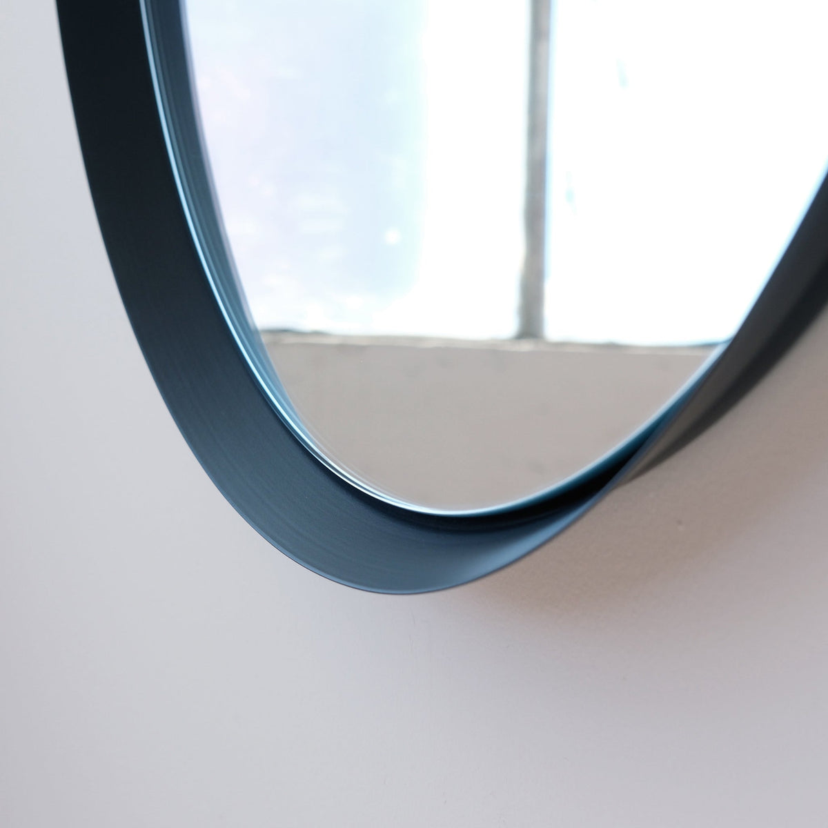 Kendrick Mirror-zoom-5
