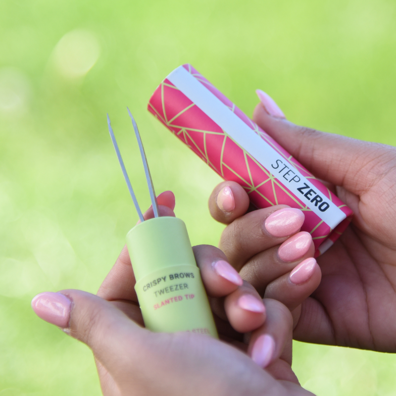 Crispy Brows Slanted Tweezer | Steel Pattern Variety-zoom-