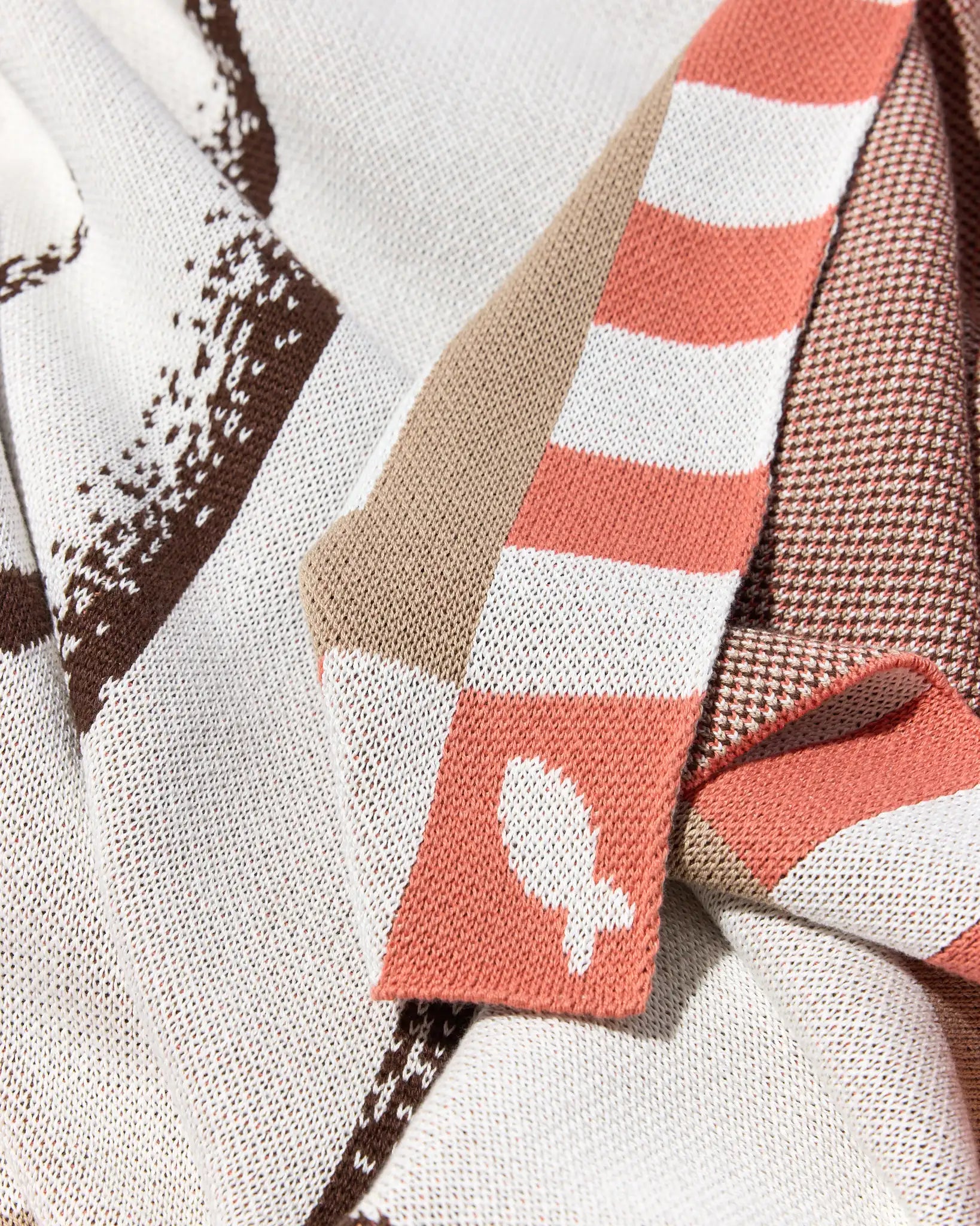 Lovebirds Throw Blanket-zoom-10