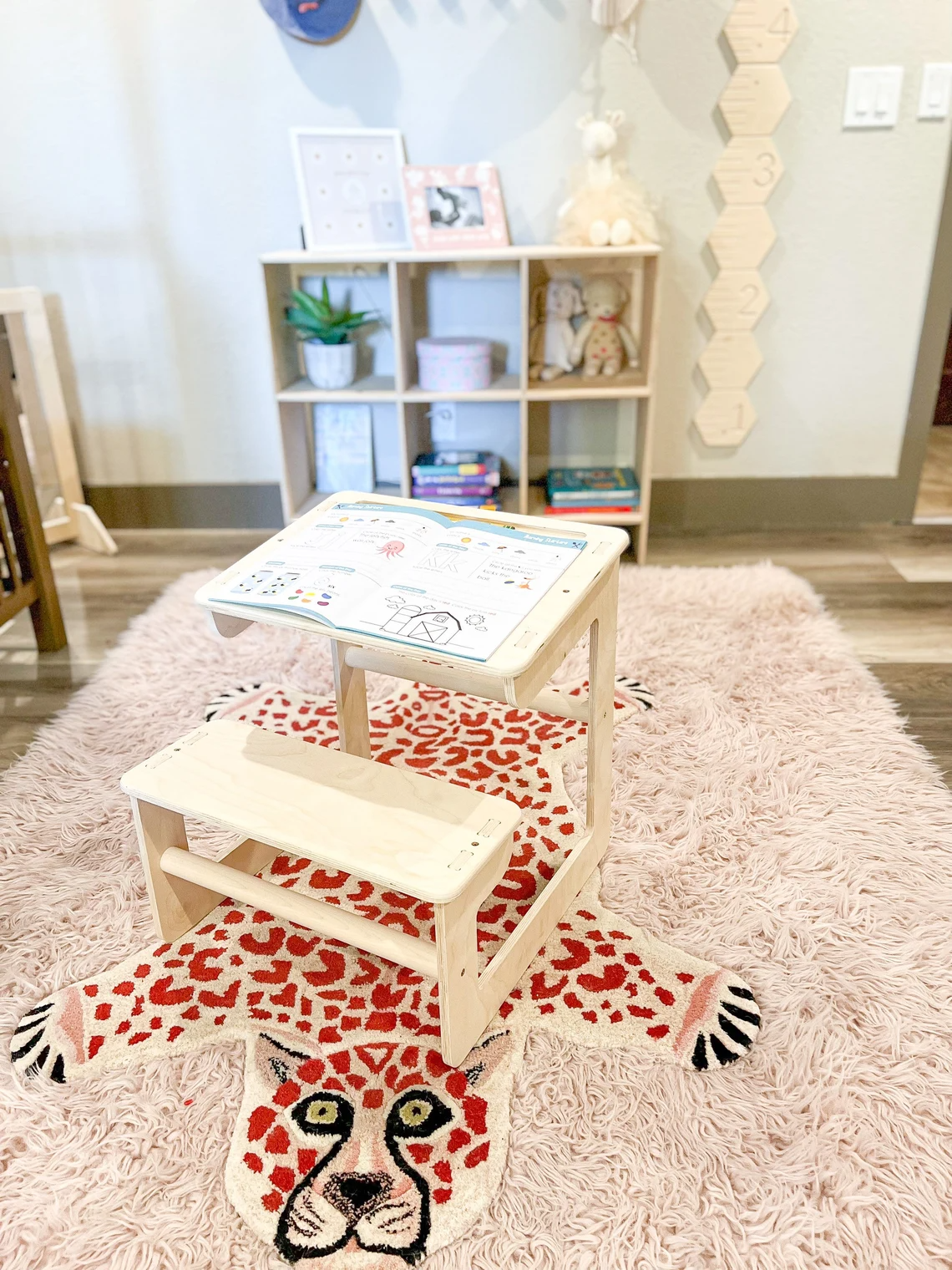 MARLIN | Montessori Desk-3