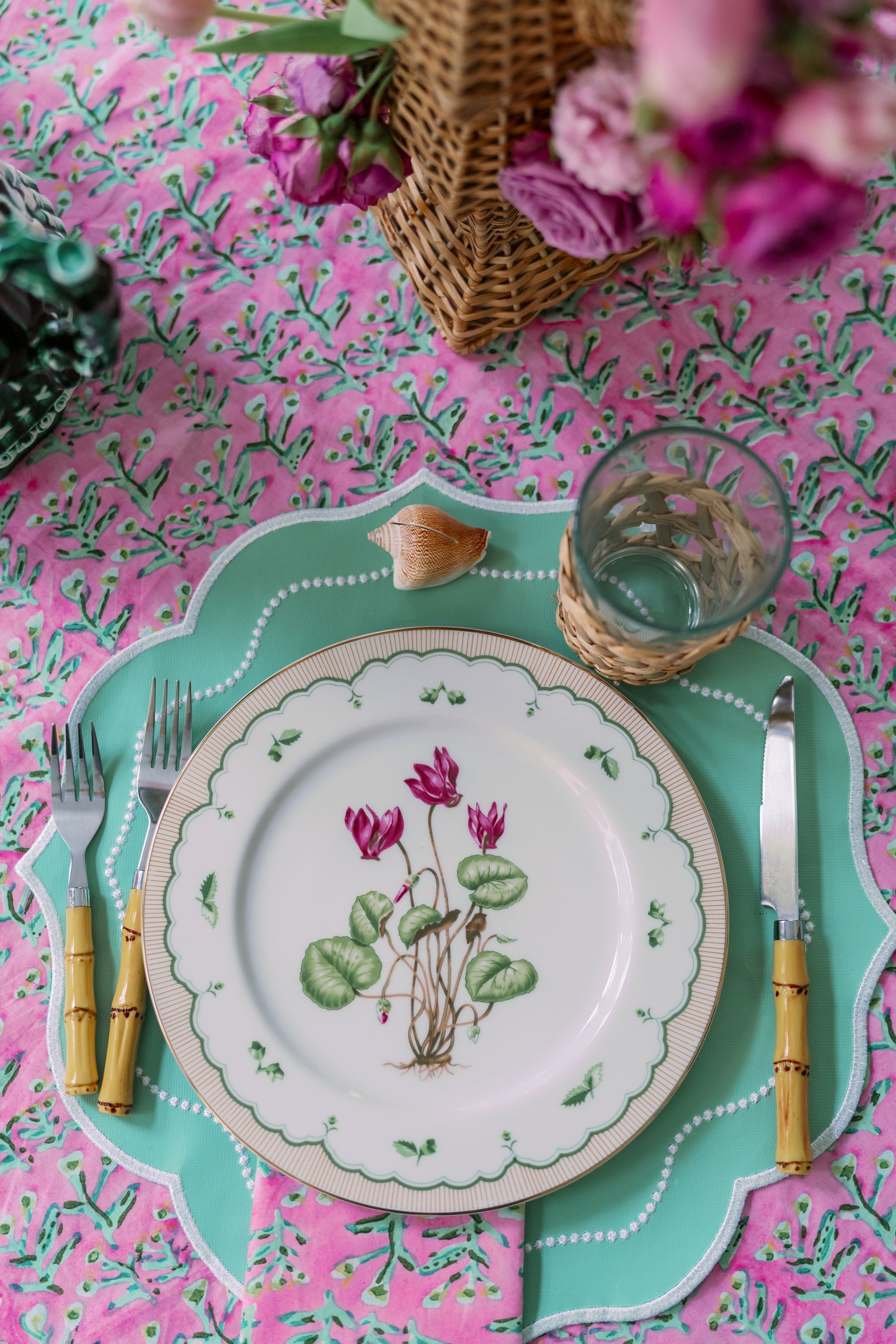 Tulip Pink Sydney Tablecloth-zoom-4