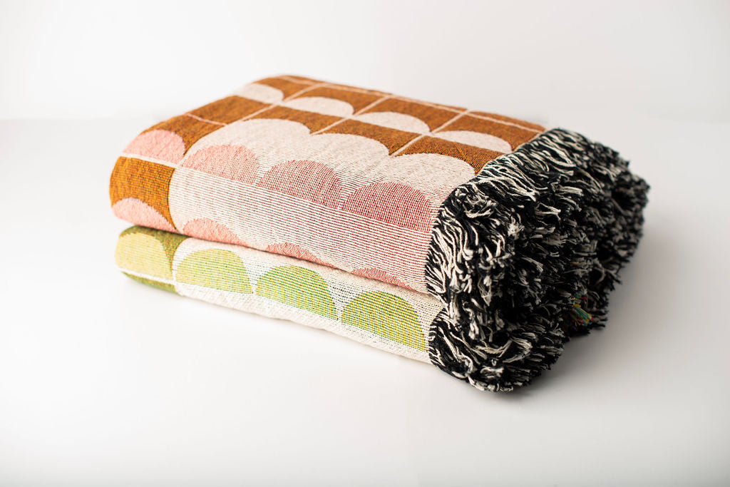 Quinn Meadow Green Geometric Scallop Jacquard Woven Throw Blanket-4