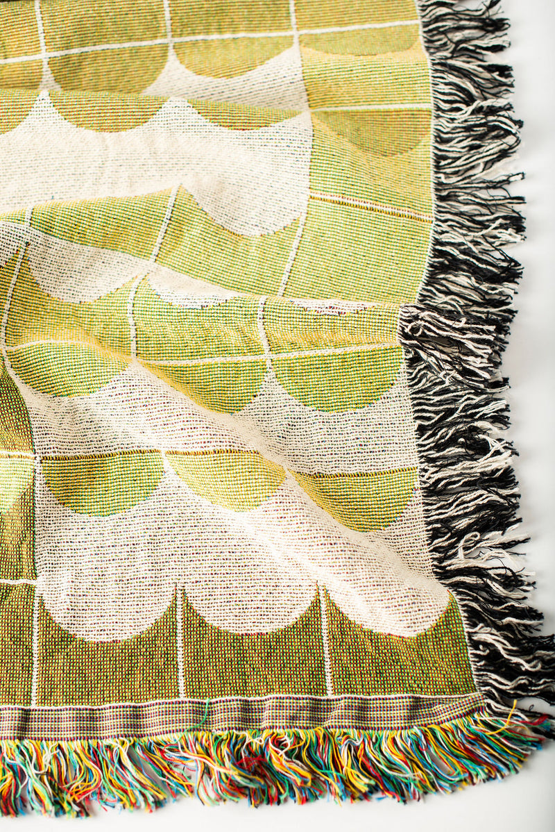 Quinn Meadow Green Geometric Scallop Jacquard Woven Throw Blanket-zoom-