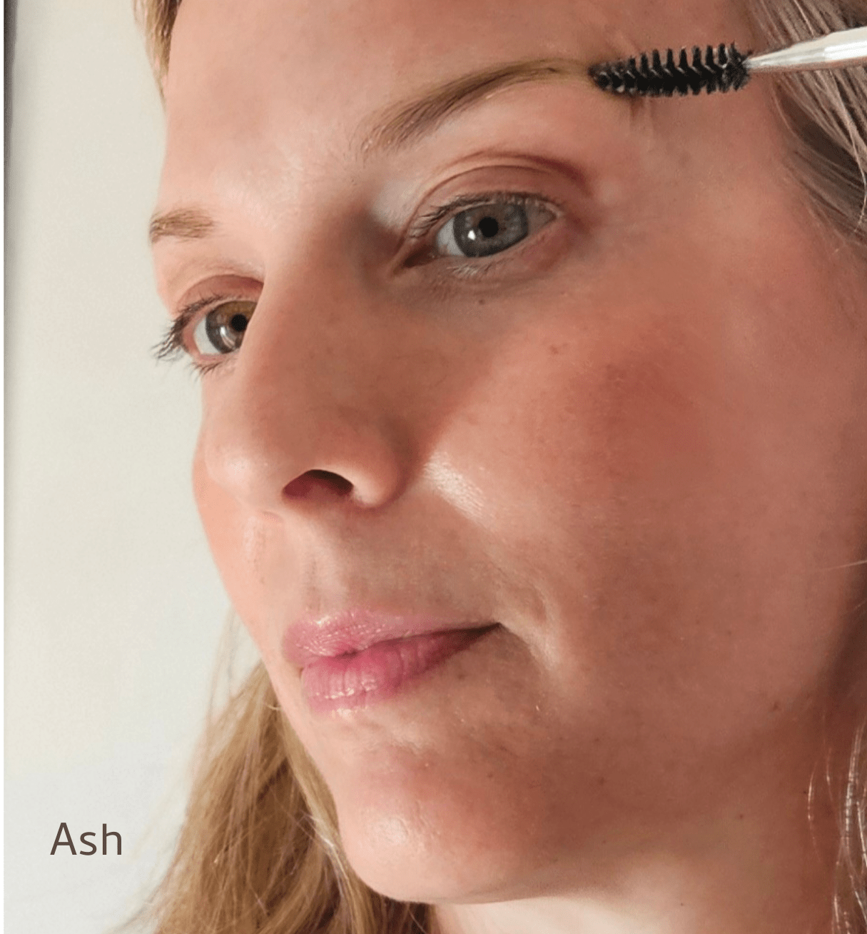 Brow Wax & Growth Serum