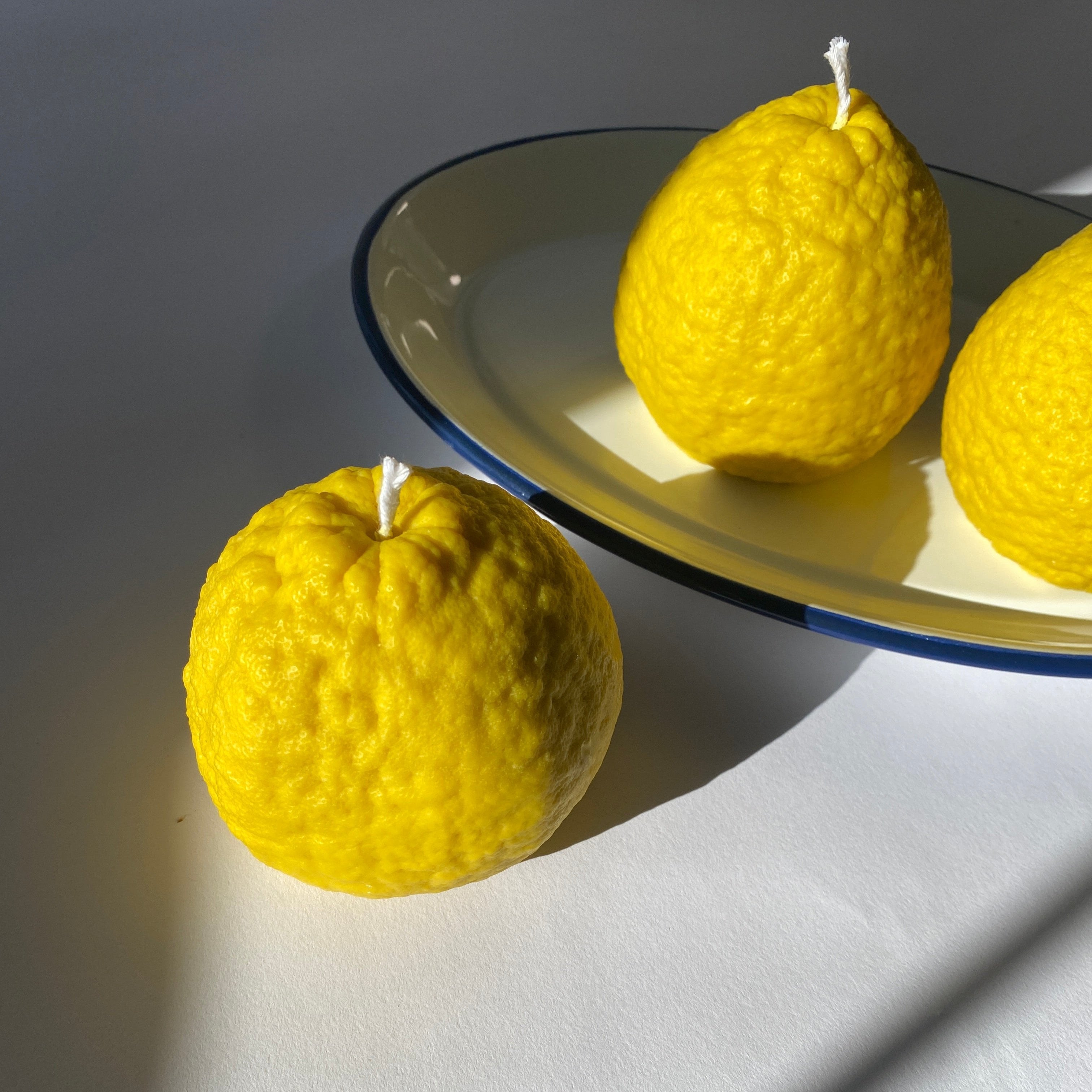 Large Ponderosa Lemon Candle-zoom-3