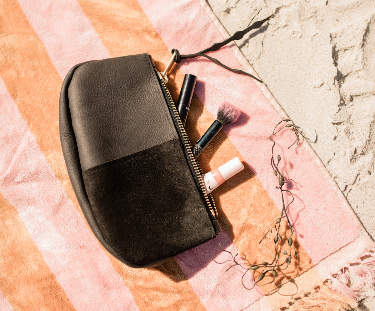 Makeup Bag in Black Leather-5